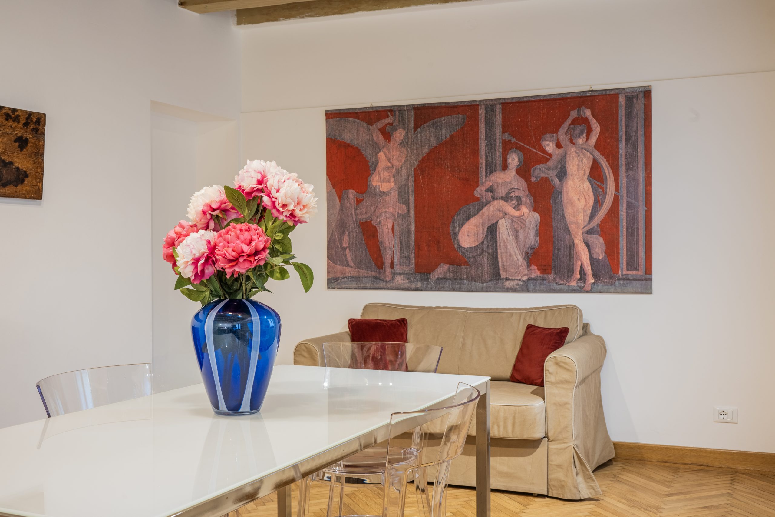 Apartment One Bedroom Two Bathrooms