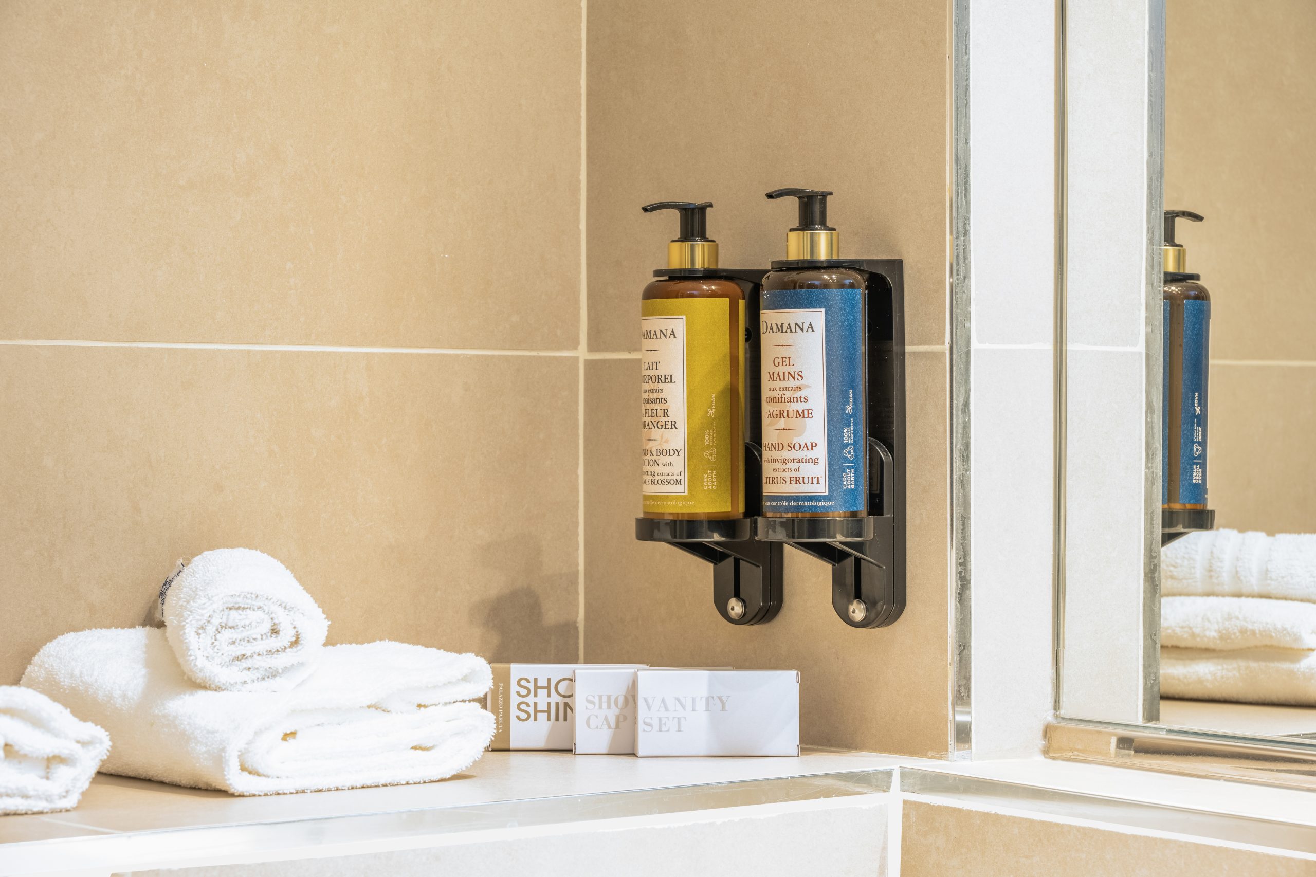 Apartment One Bedroom Two Bathrooms