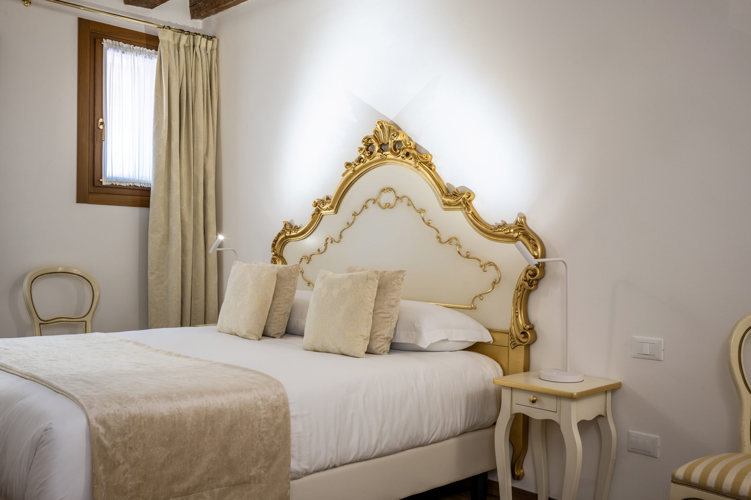 Apartment One Bedroom Two Bathrooms