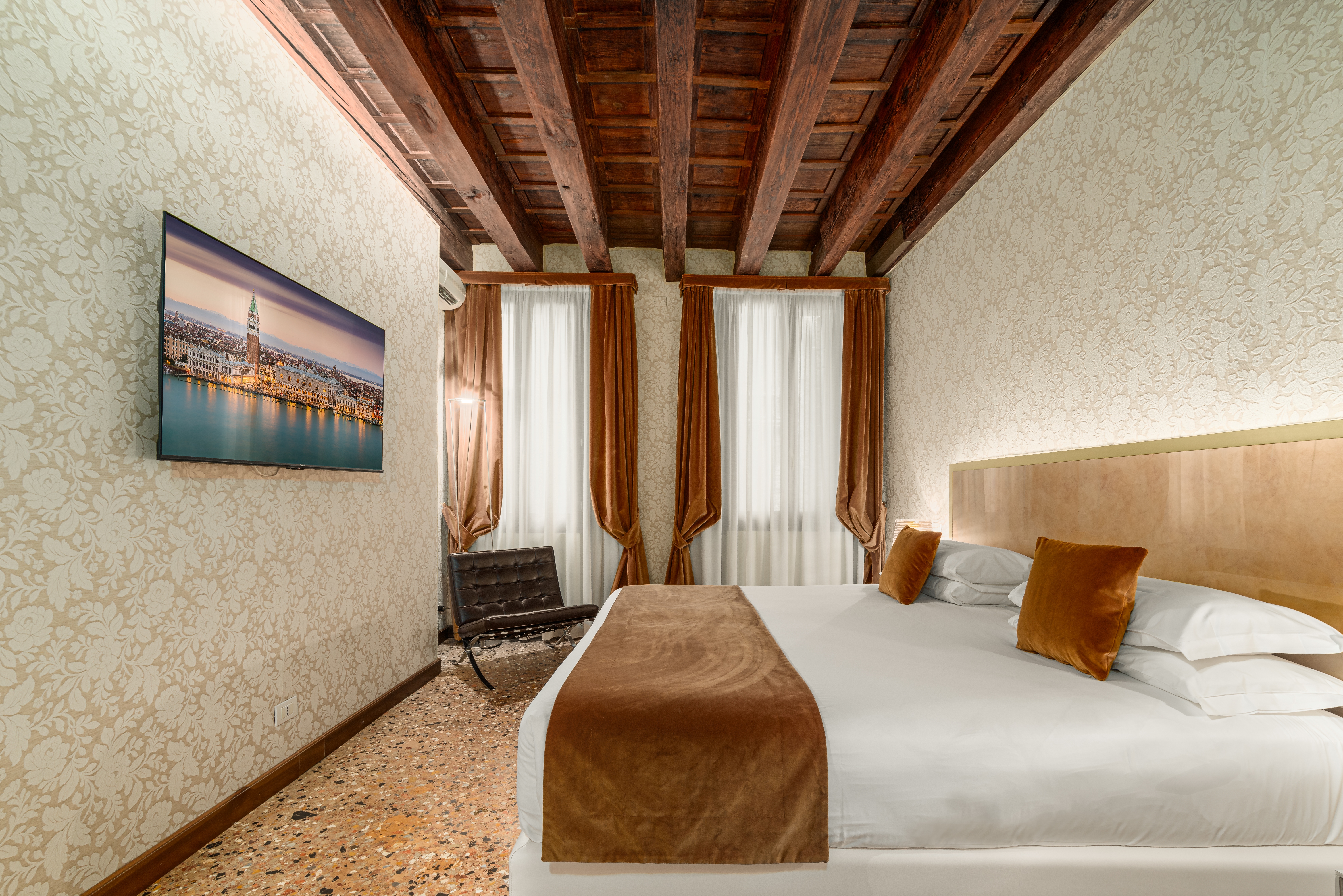 Apartment Deluxe Two Bedroom