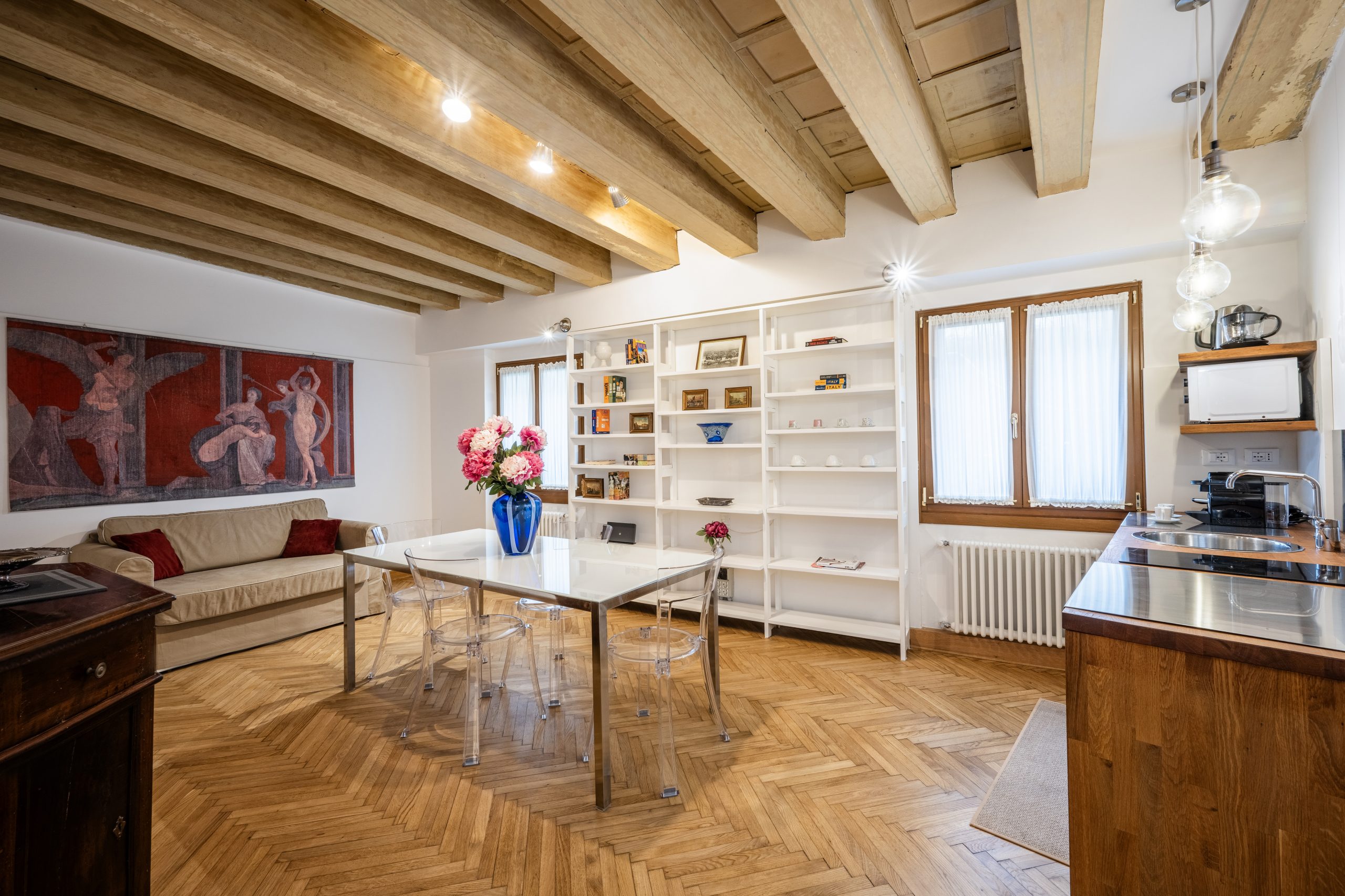 Apartment One Bedroom Two Bathrooms