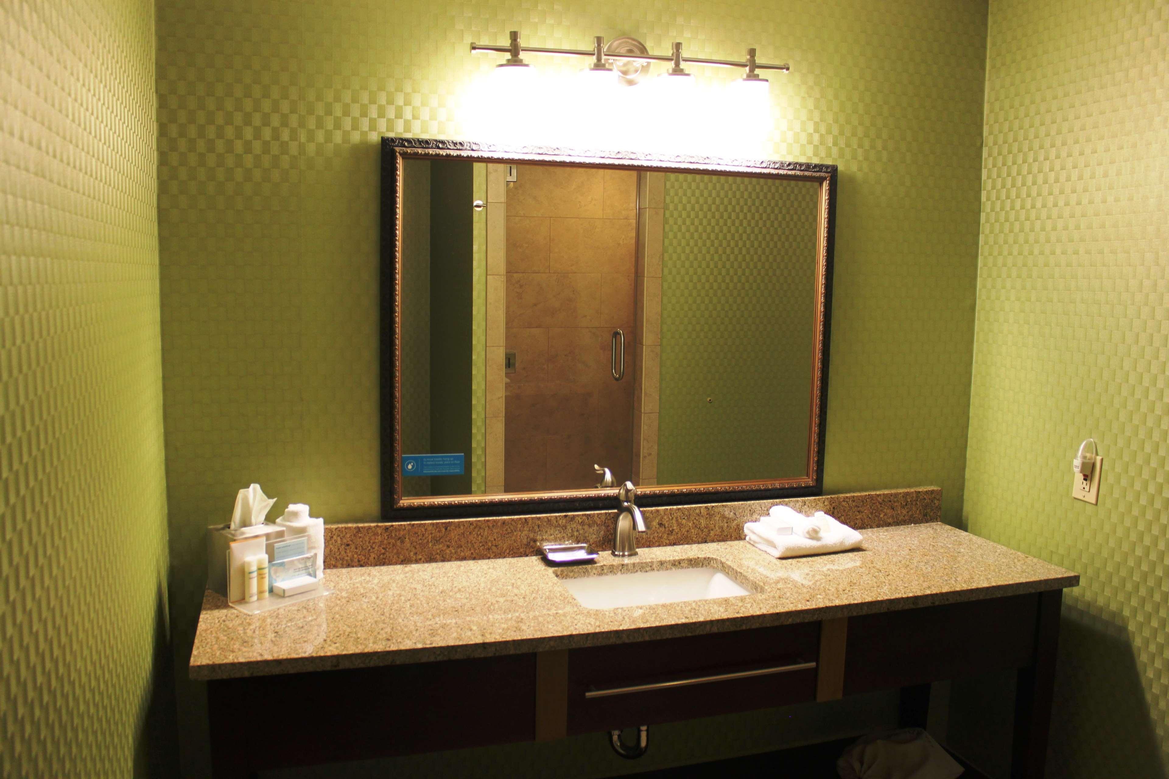 Double Deluxe King Bed