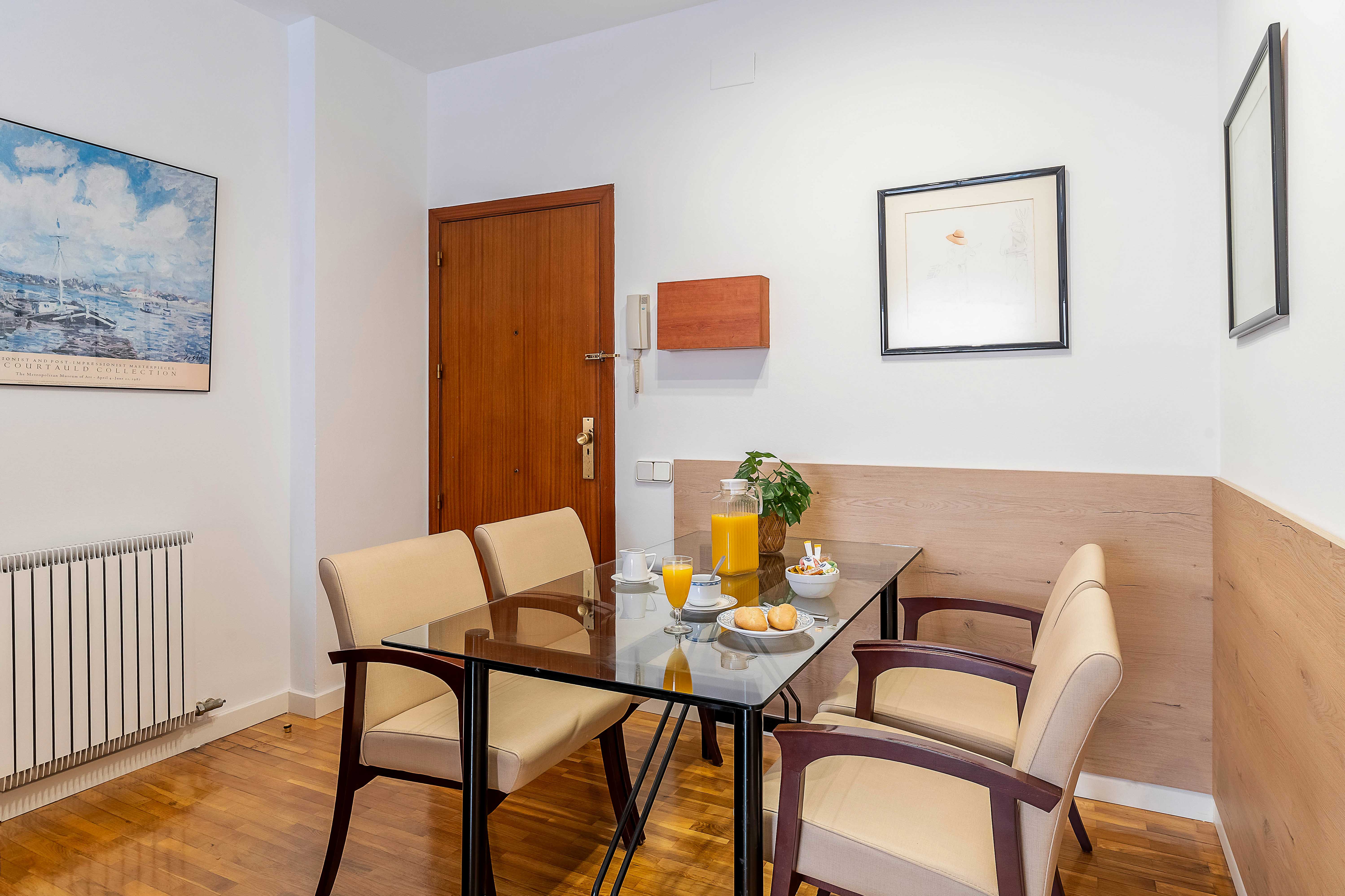 Apartment Capacity 4