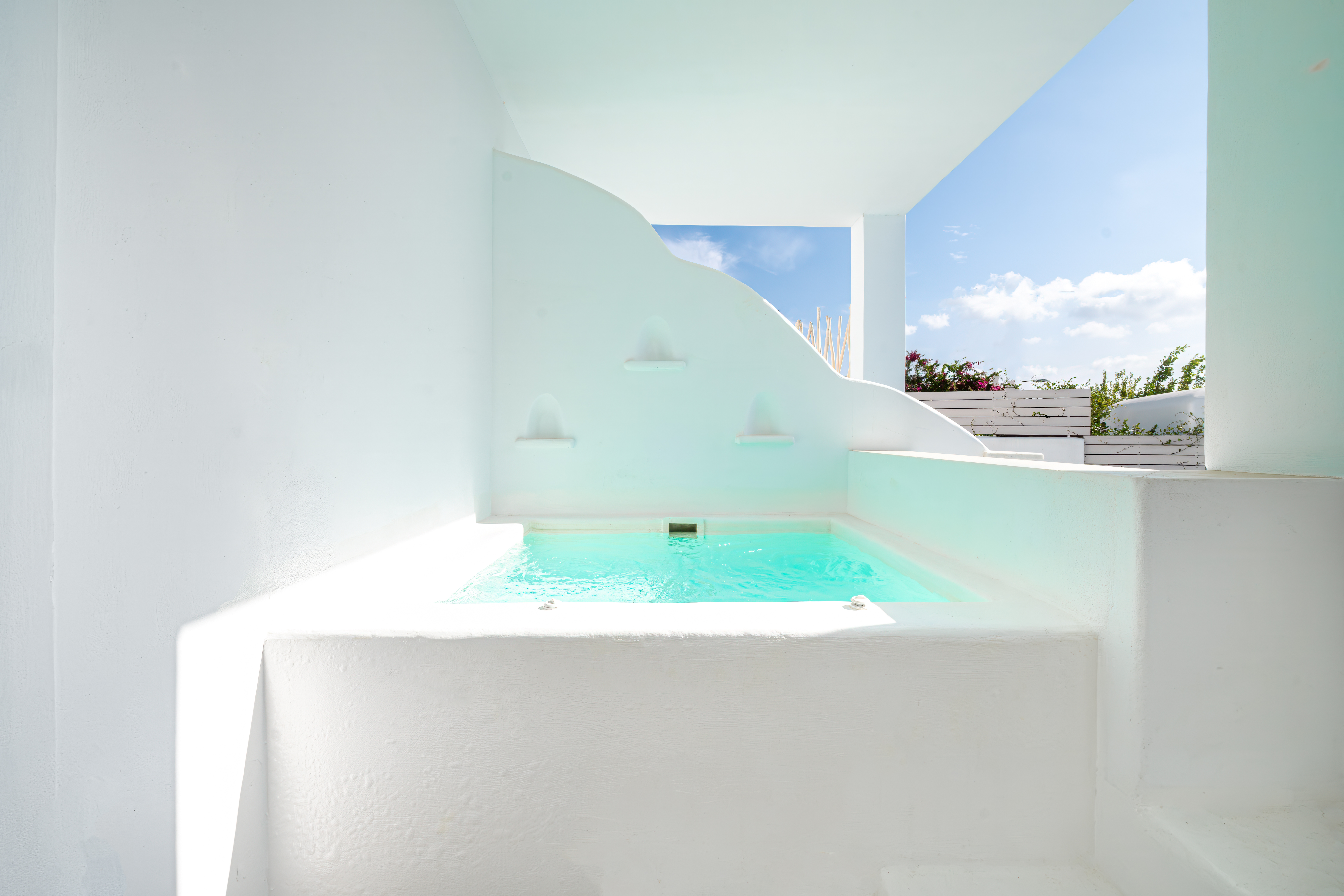 Suite Deluxe Pool View