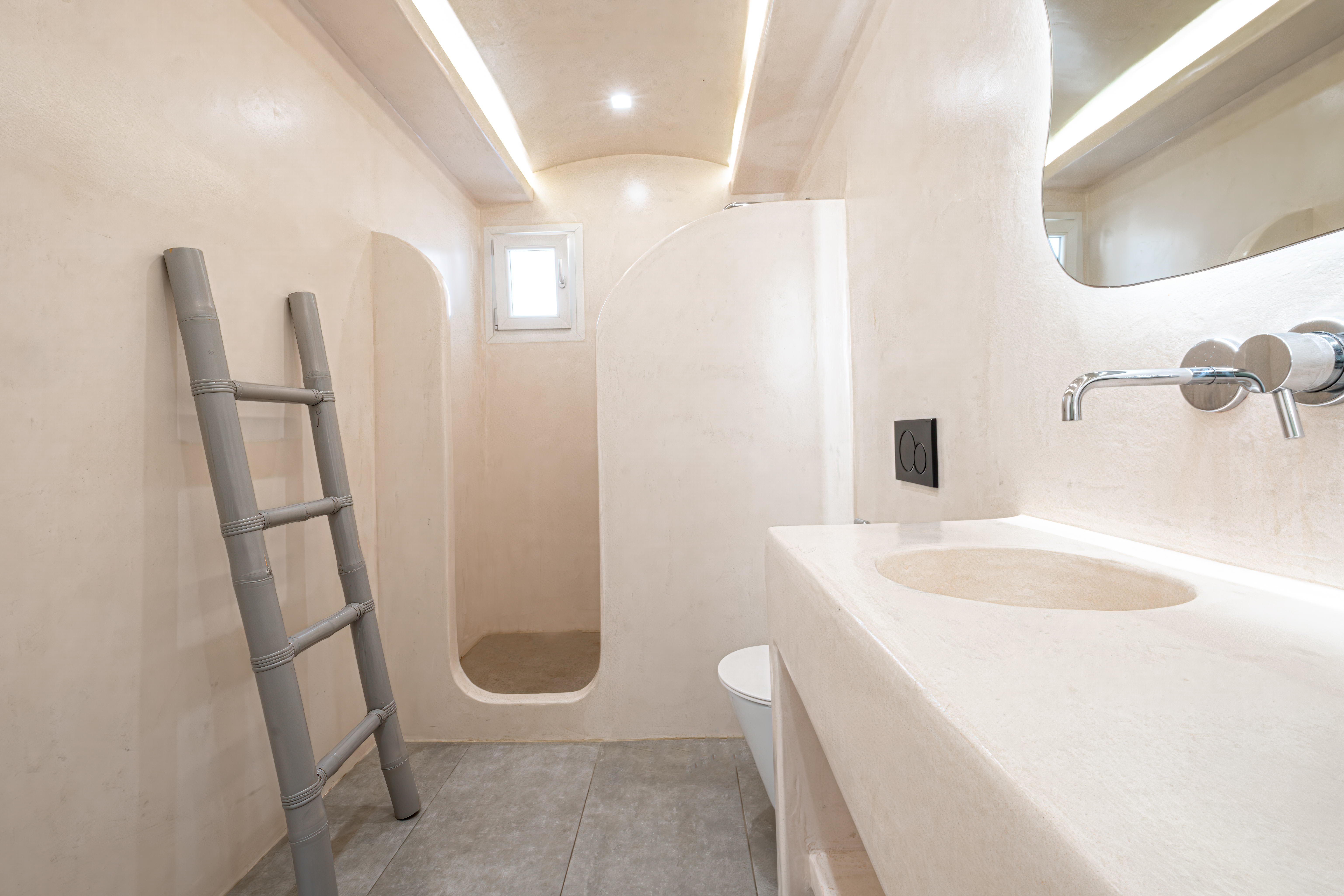 Suite Deluxe Pool View