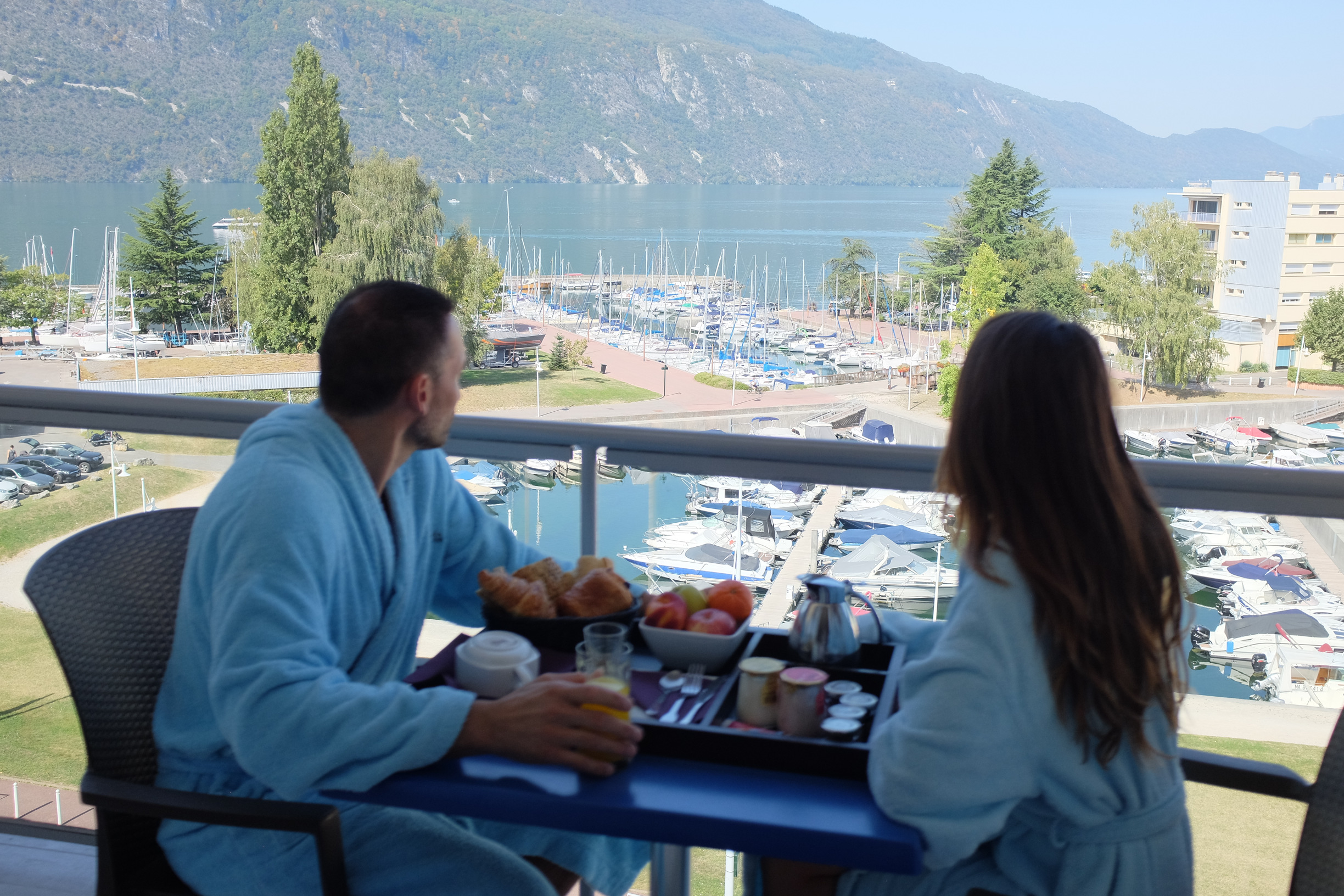 Family Room Lake View