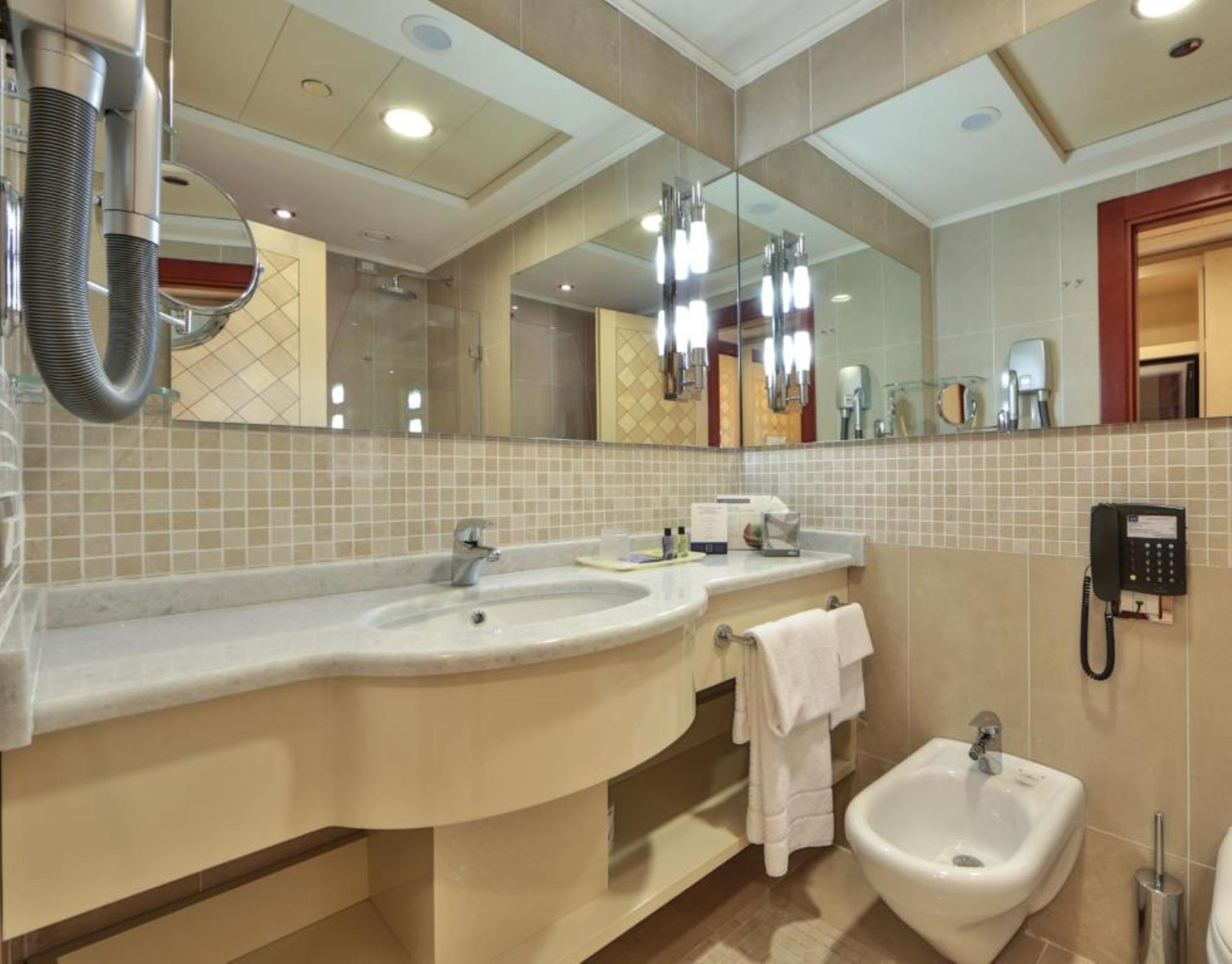 Double Single Executive