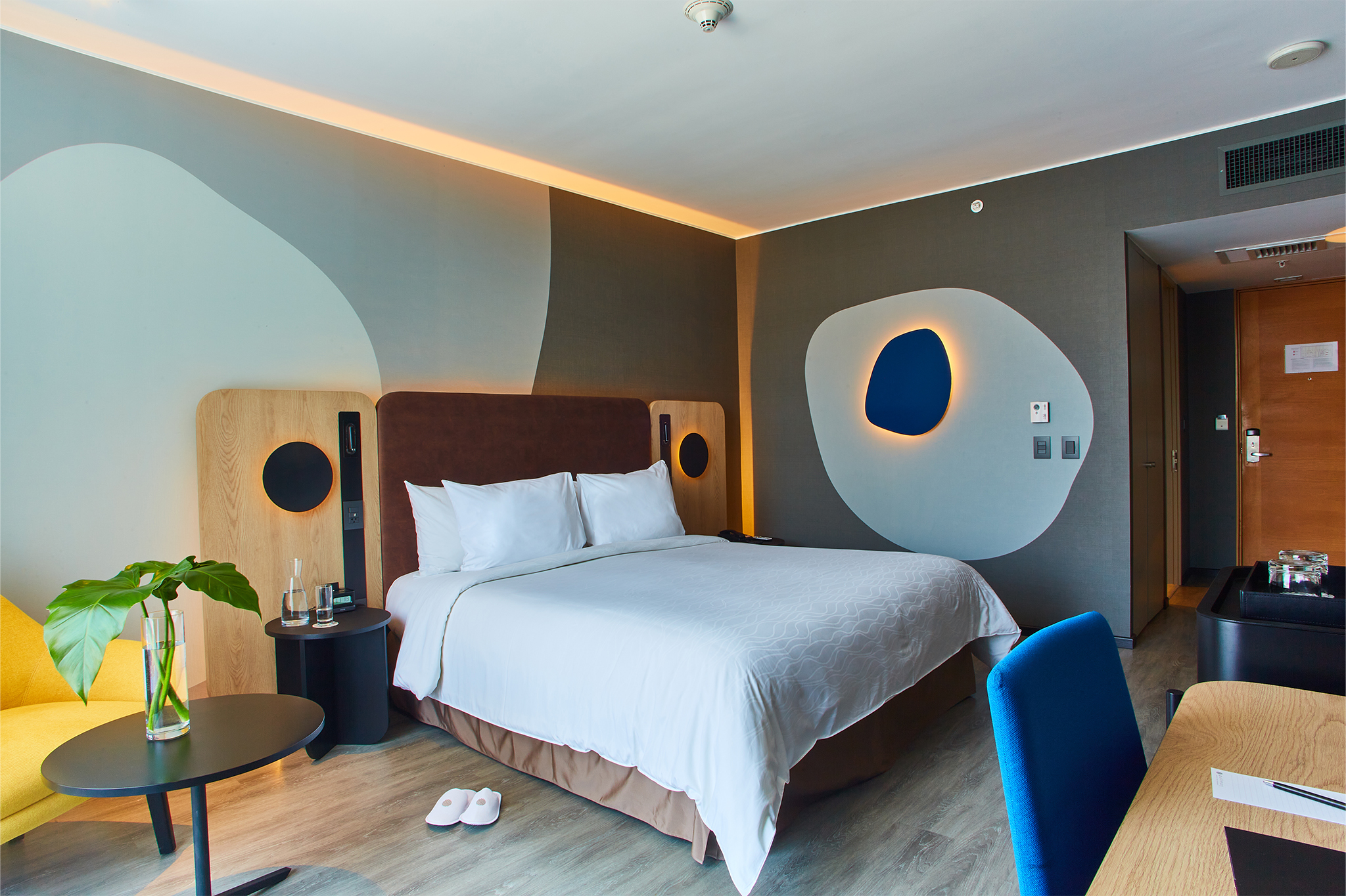 Double Deluxe King Bed