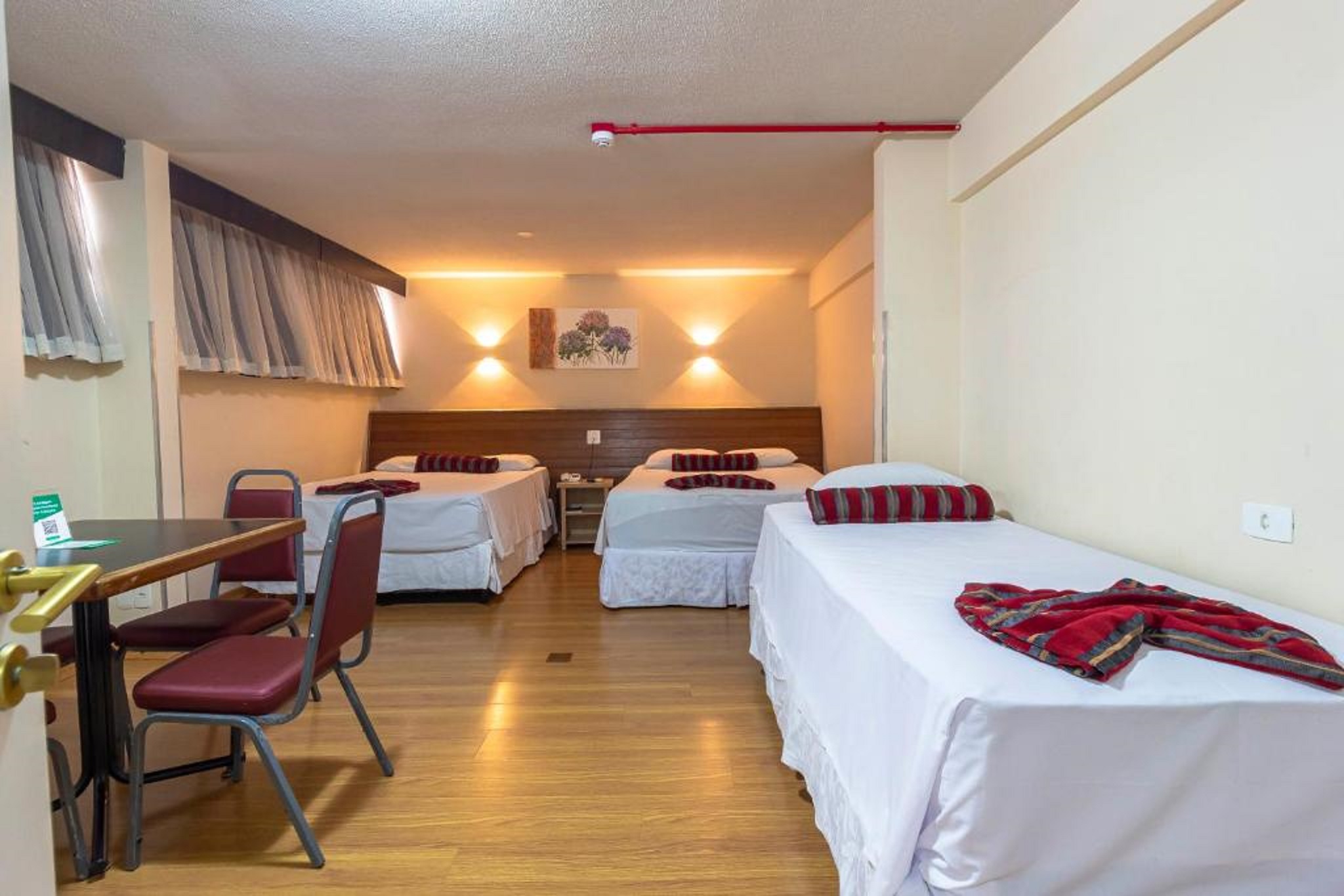 Family Room Capacity 5