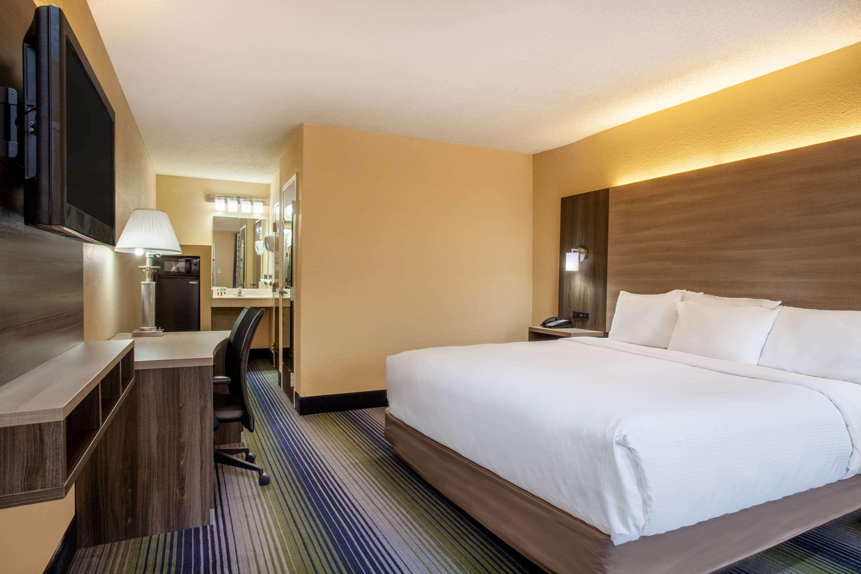 Double King Bed Non Smoking