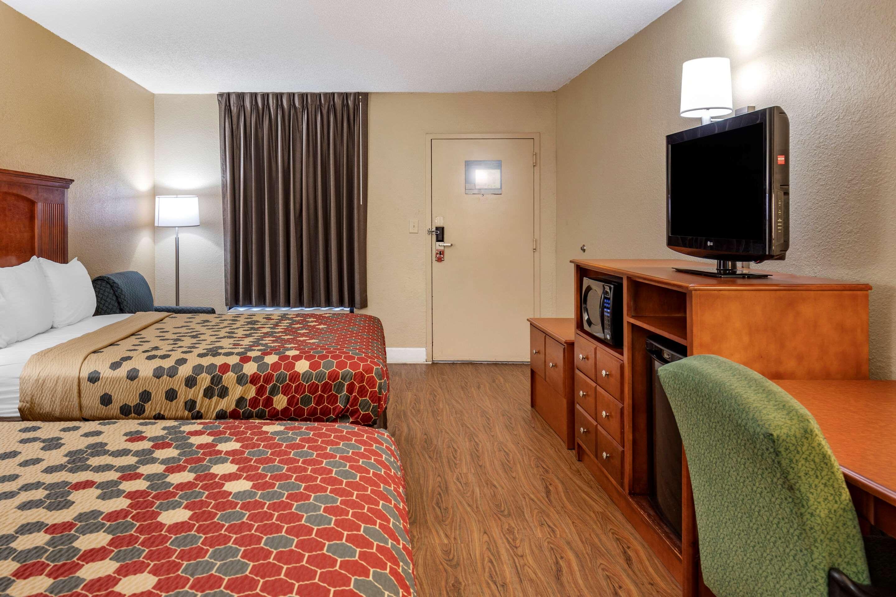 Quadruple Two Queen Beds