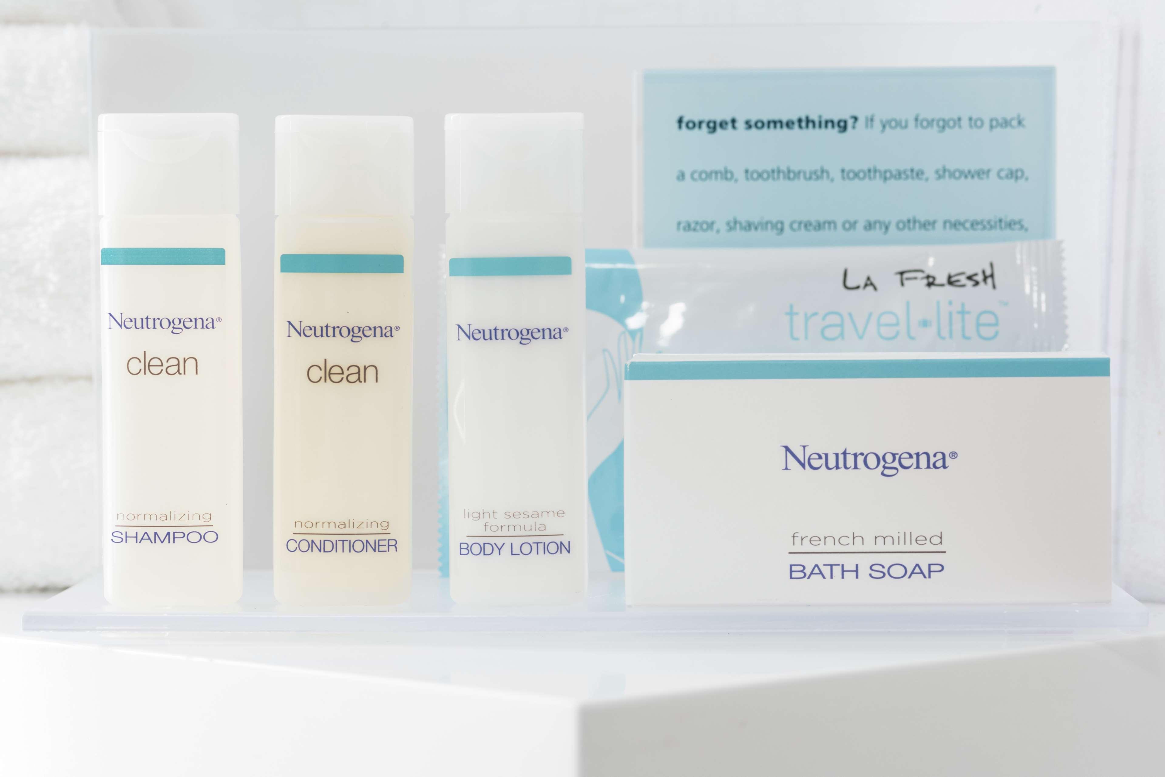 Studio Two Queen Beds