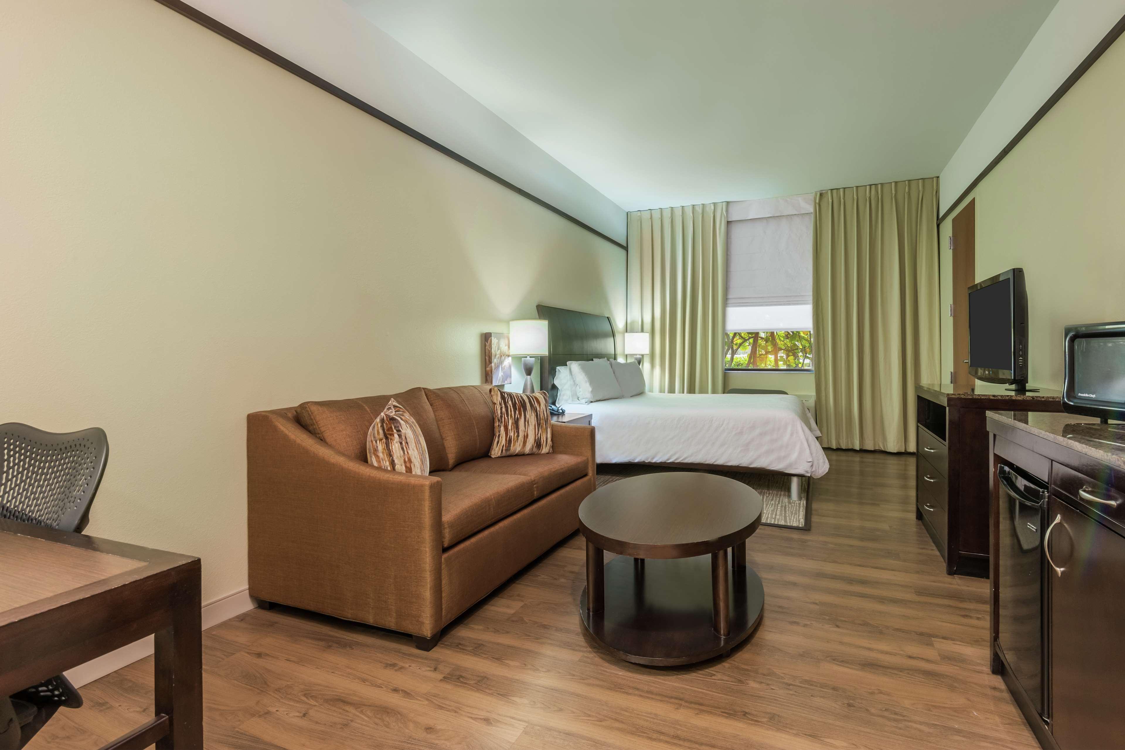 Double Deluxe King Bed