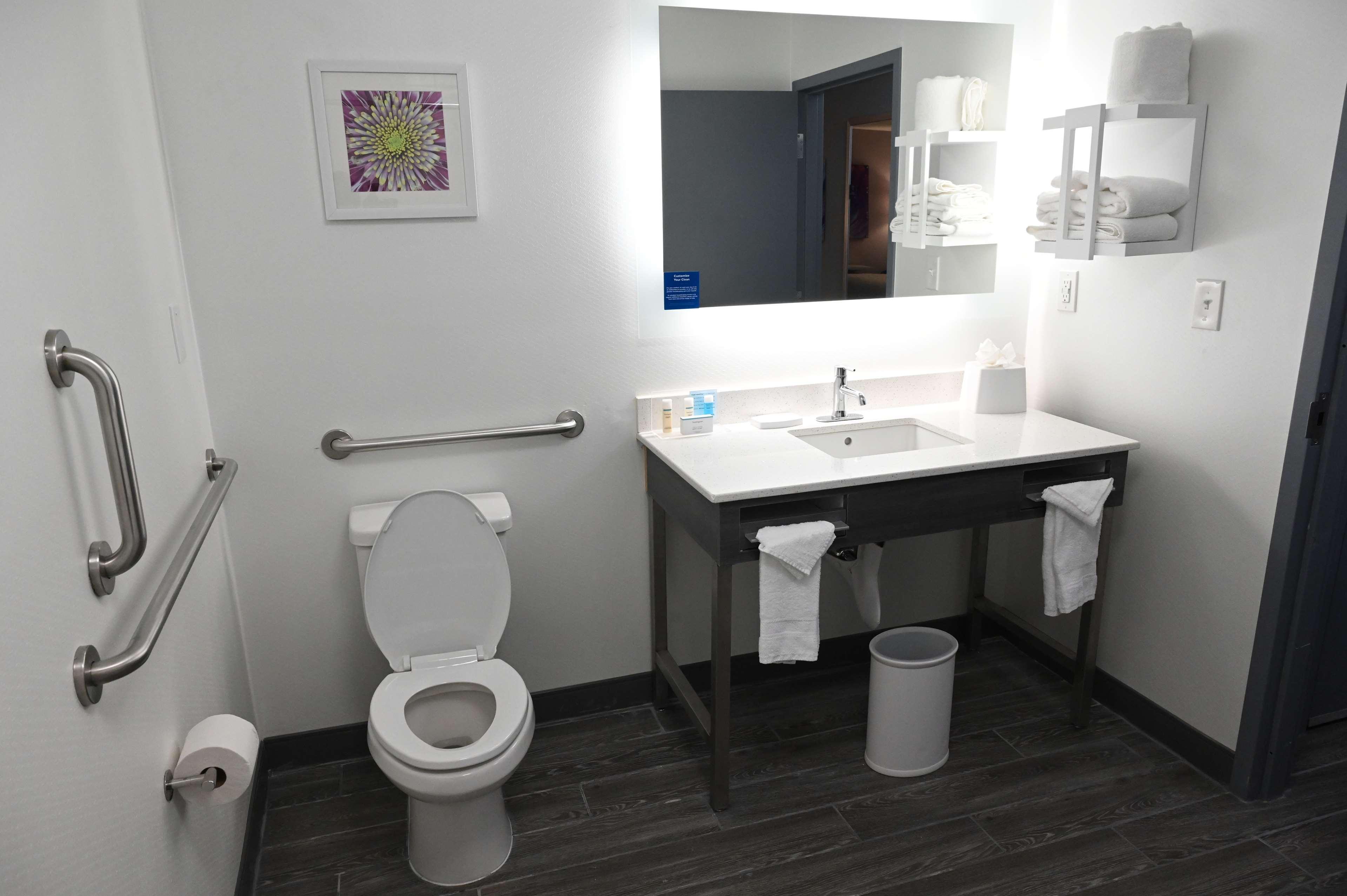 Twin Accessible-two Queen Beds