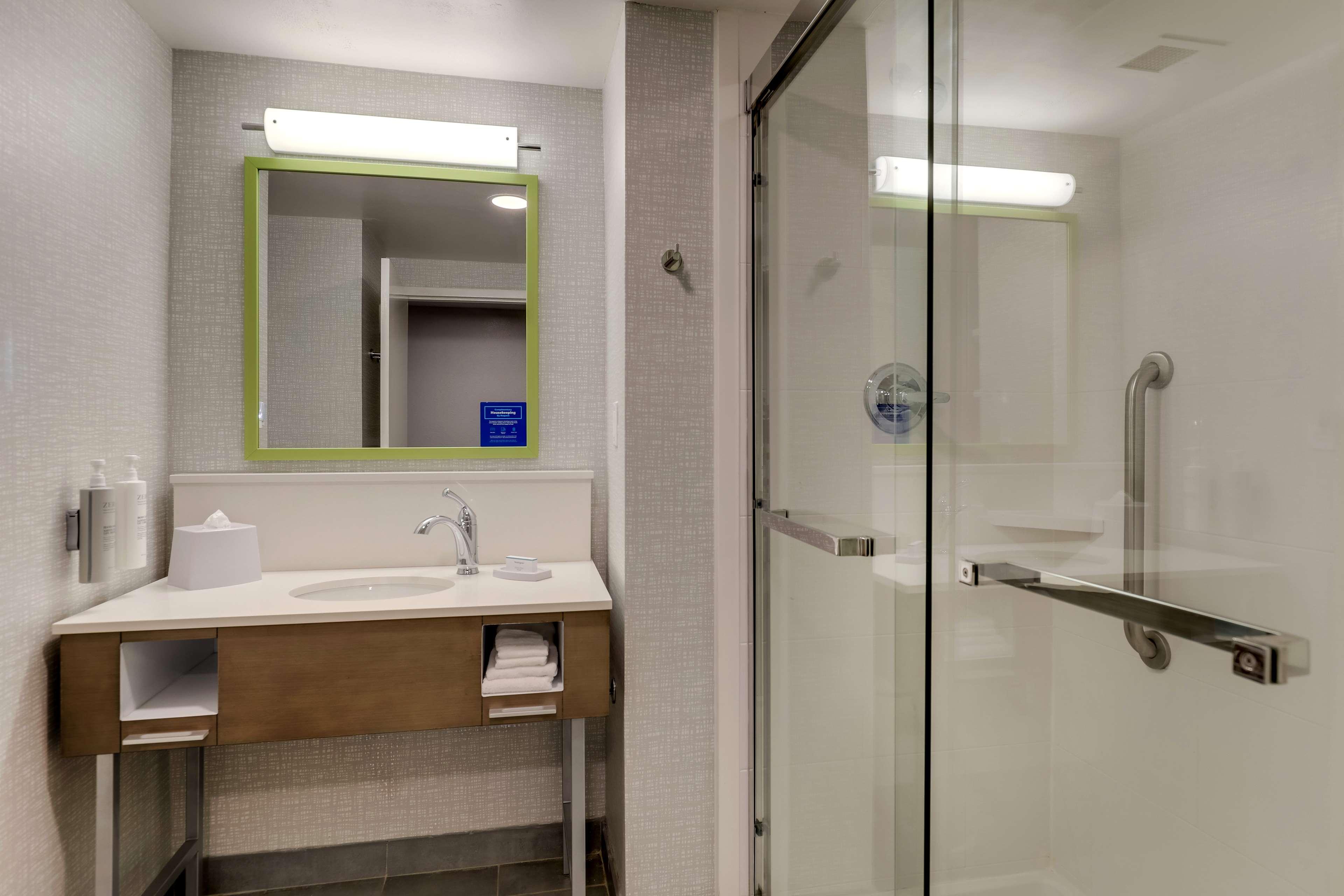 Double King Bed Non Smoking