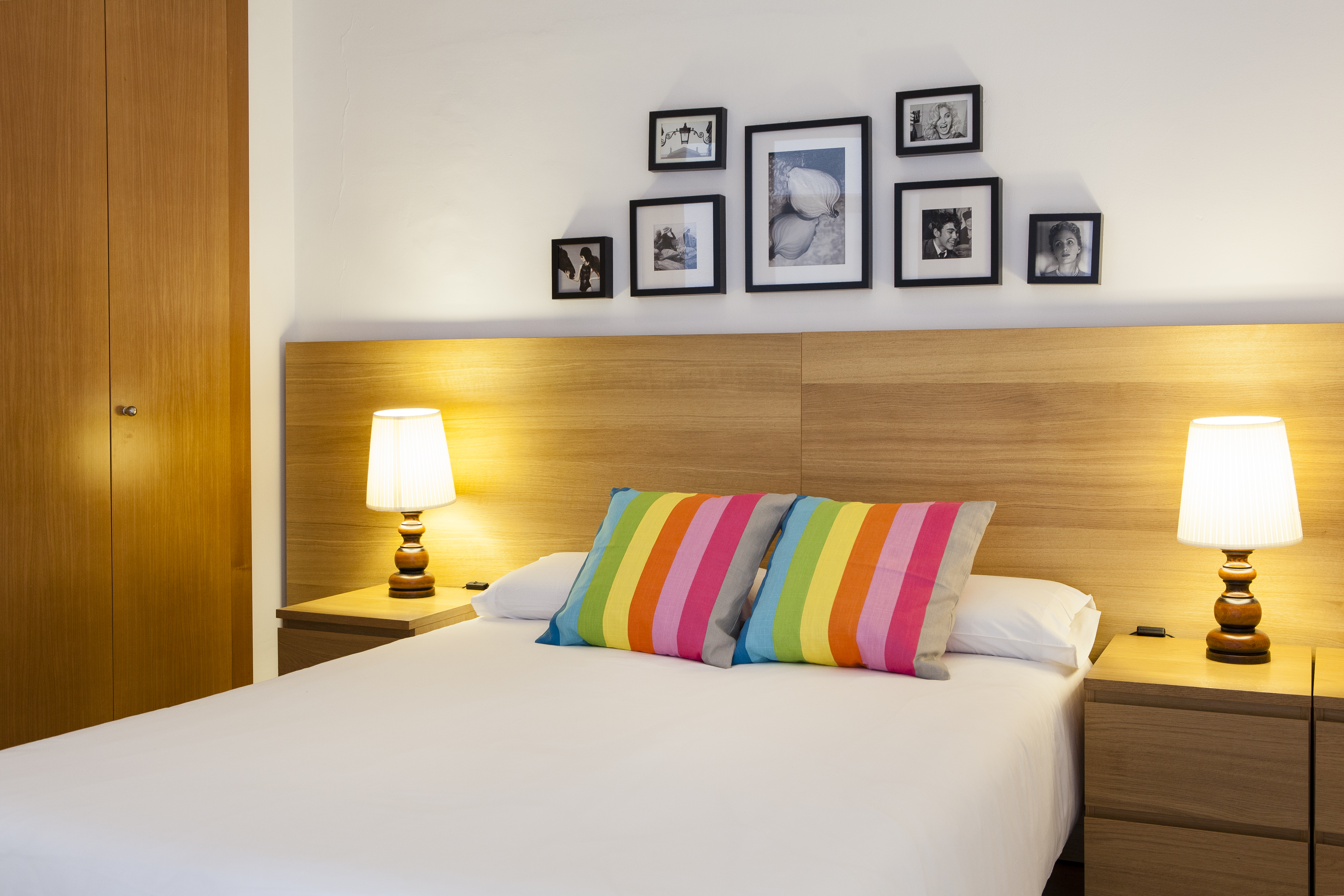 Apartment Four Bedrooms with More Than Three Bathrooms