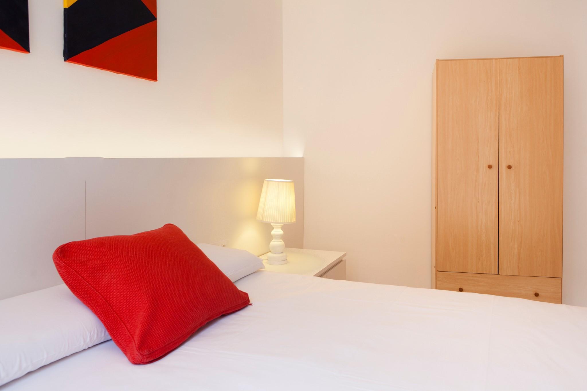 Apartment Capacity 6