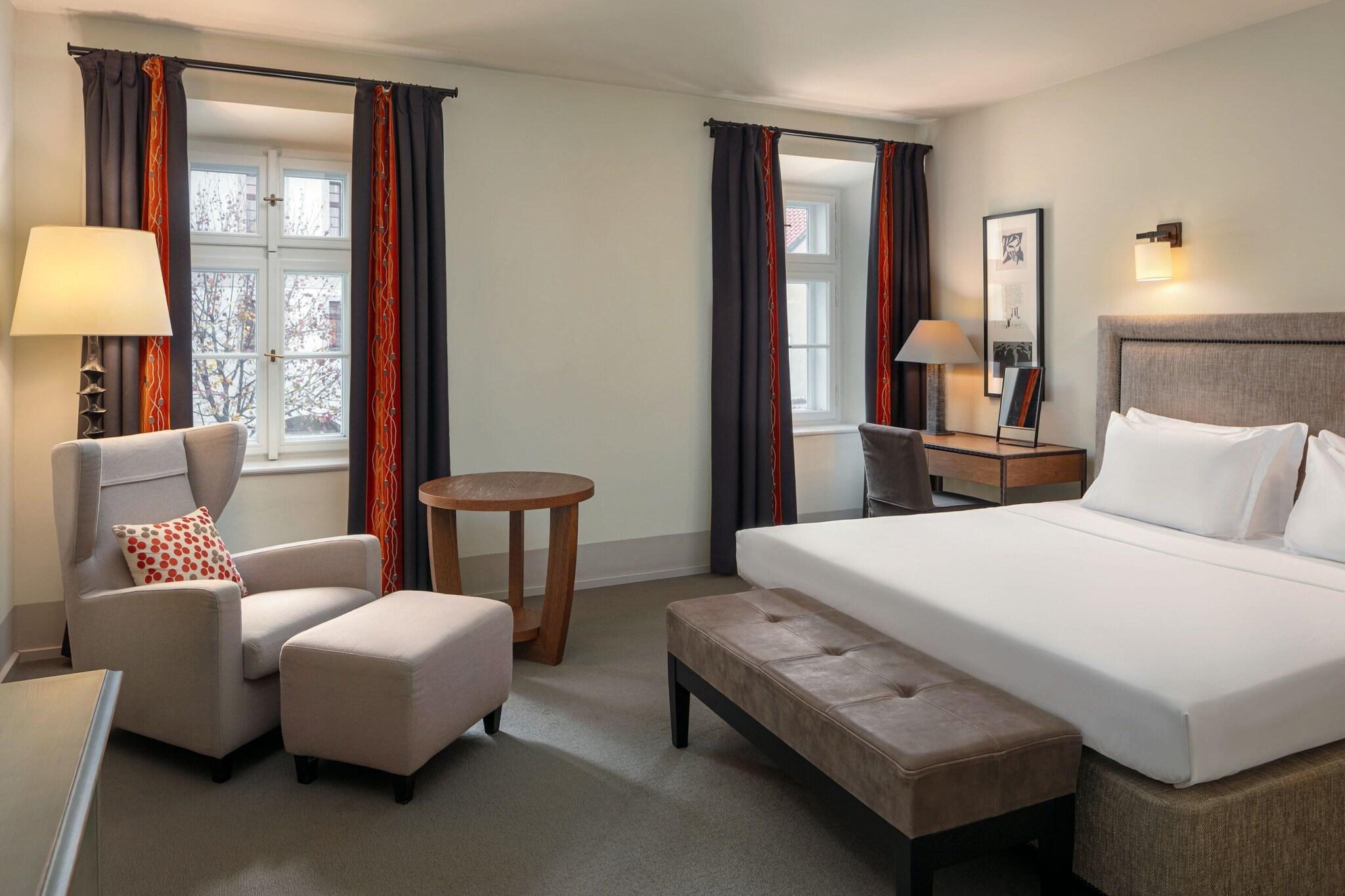 Double Deluxe King Bed