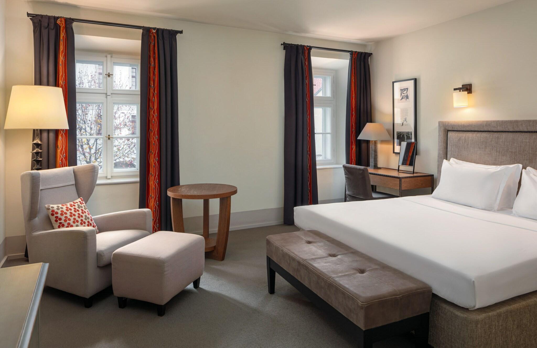 Double Deluxe King Bed