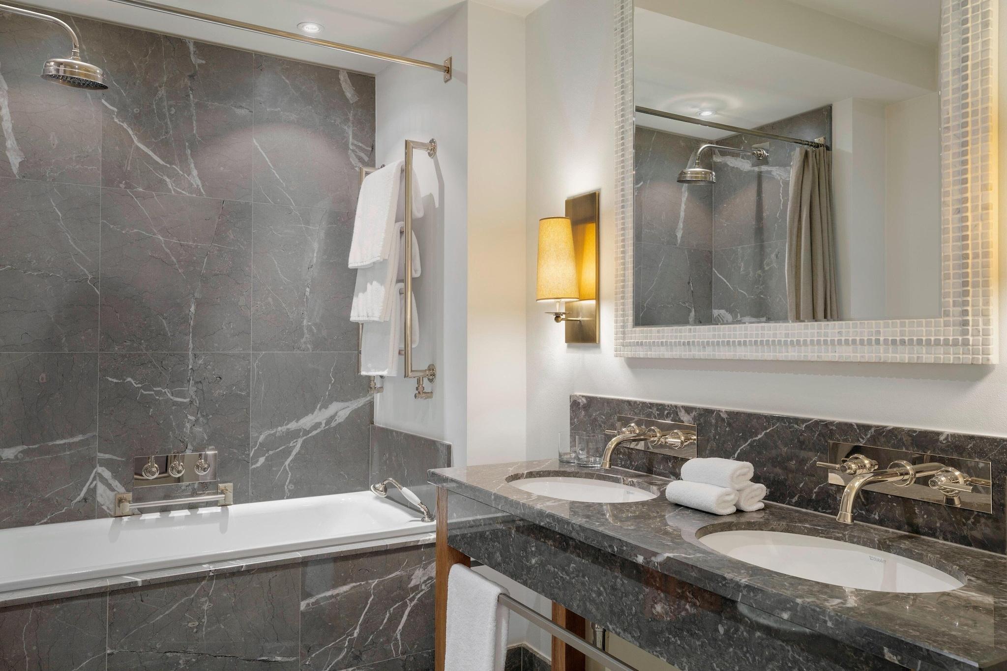 Suite Classic with Views