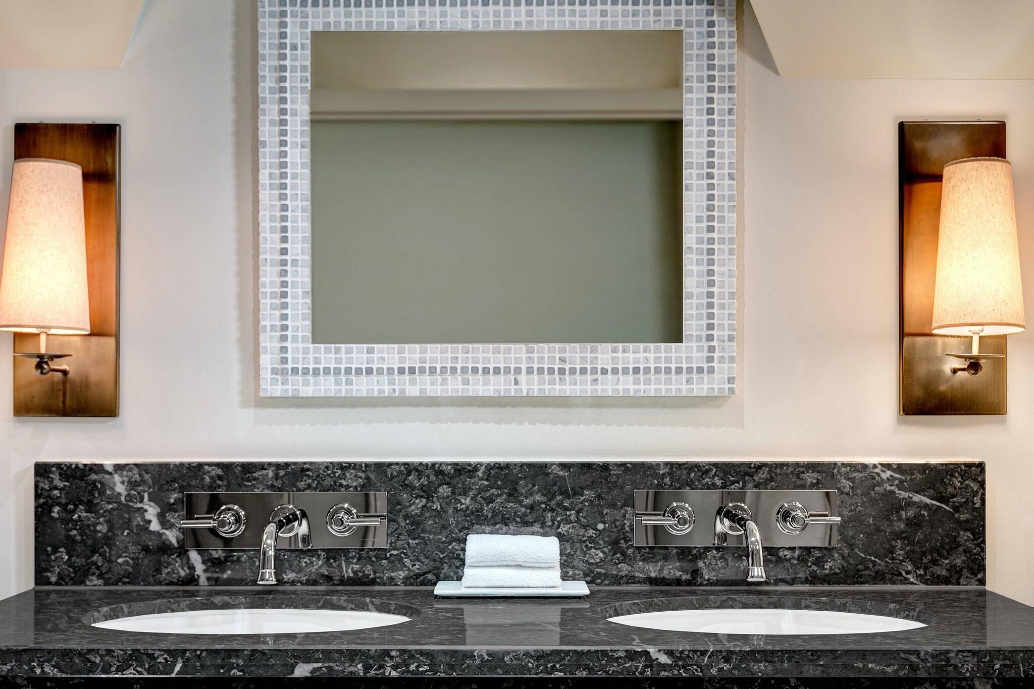 Suite King Bed One Bedroom 