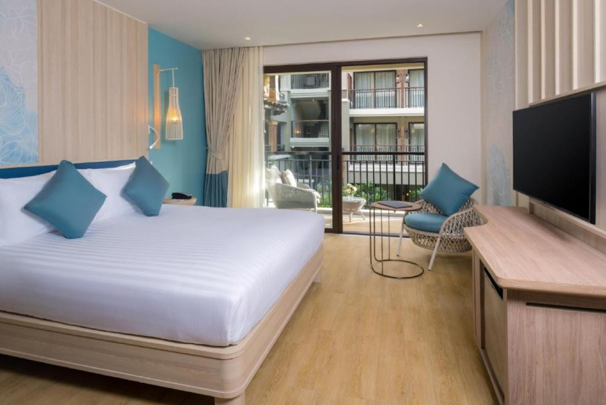 Twin Deluxe Pool View