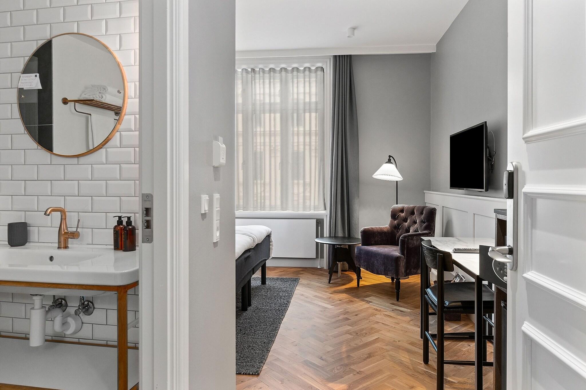 Double or Twin Standard