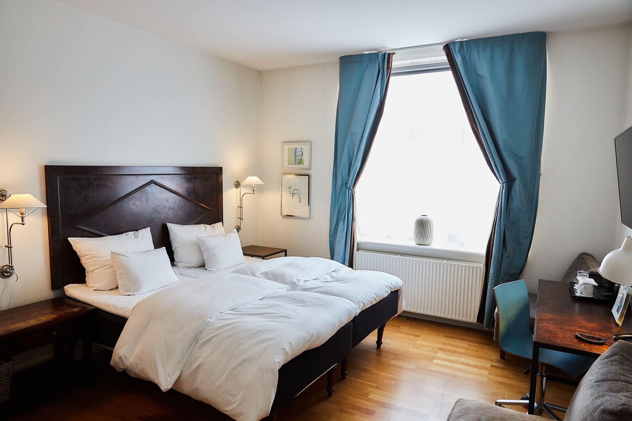 Double or Twin Standard