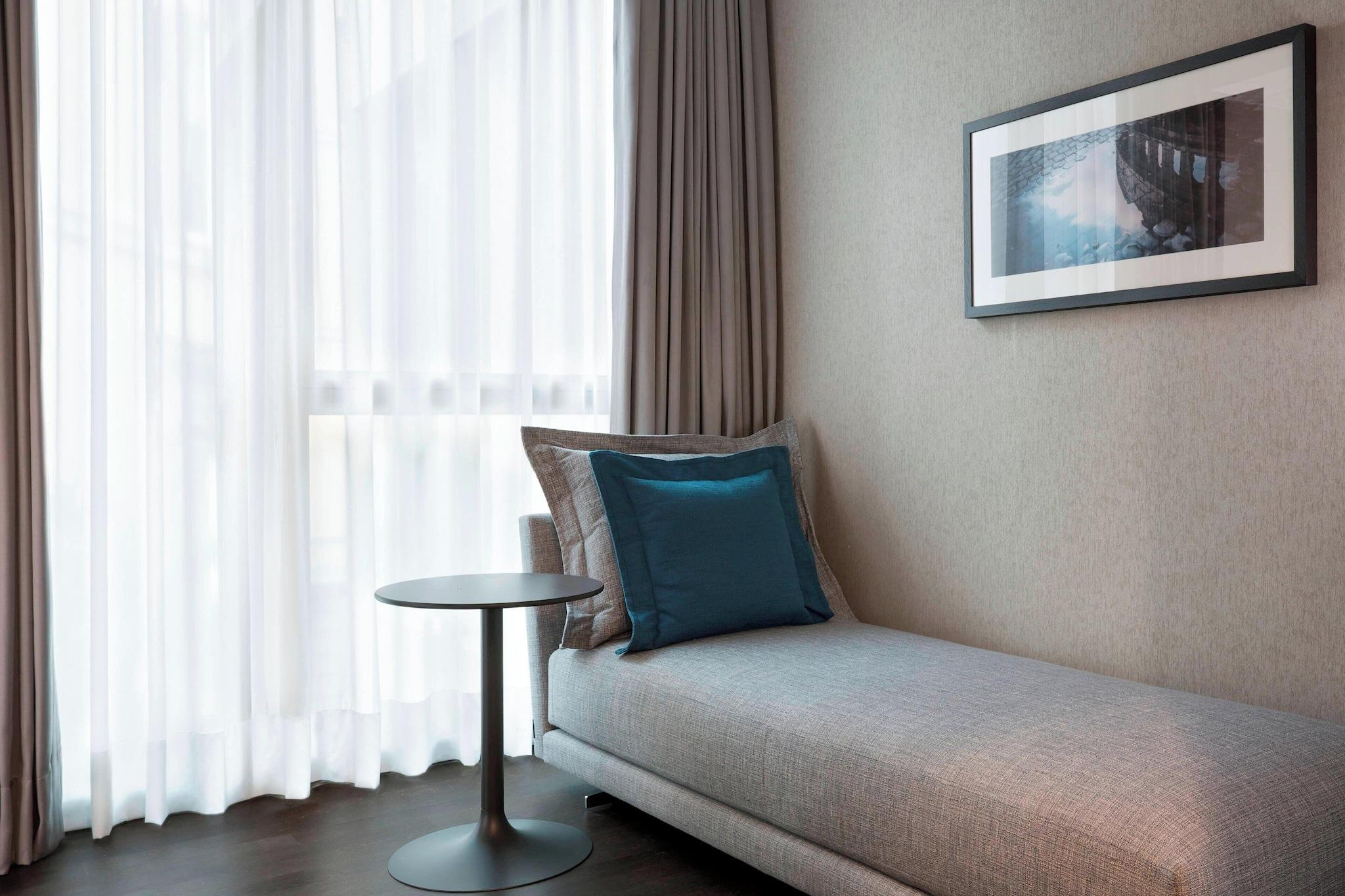 Junior Suite King Bed Non Smoking