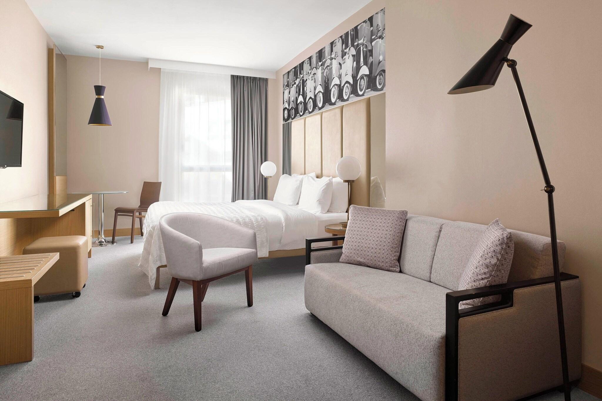 Triple Executive King Bed