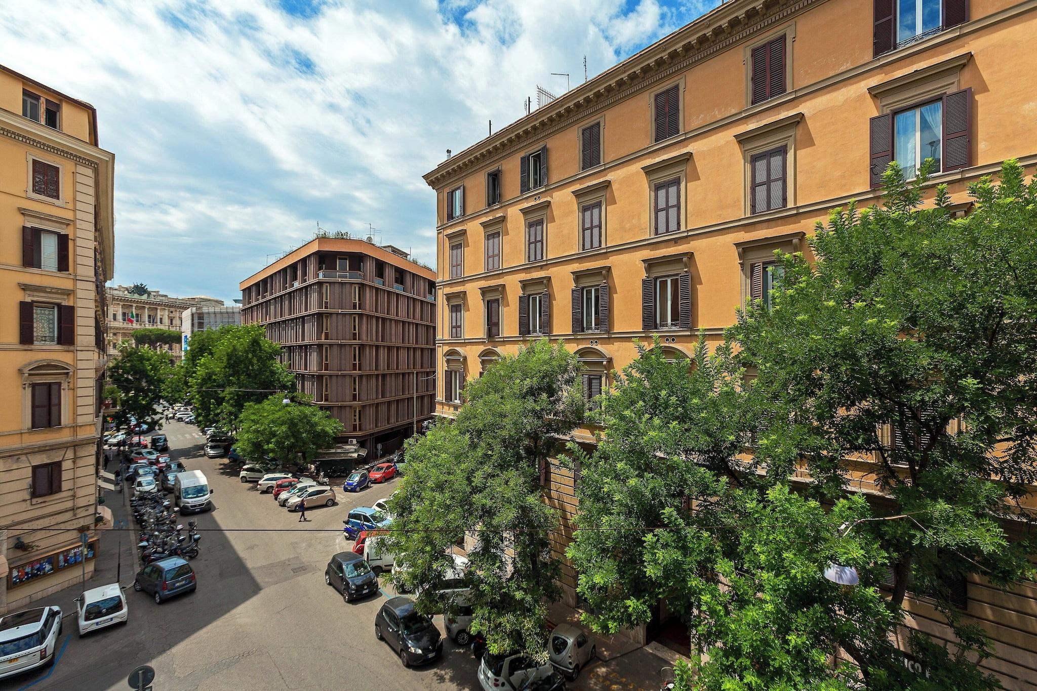 Triple Deluxe King Bed