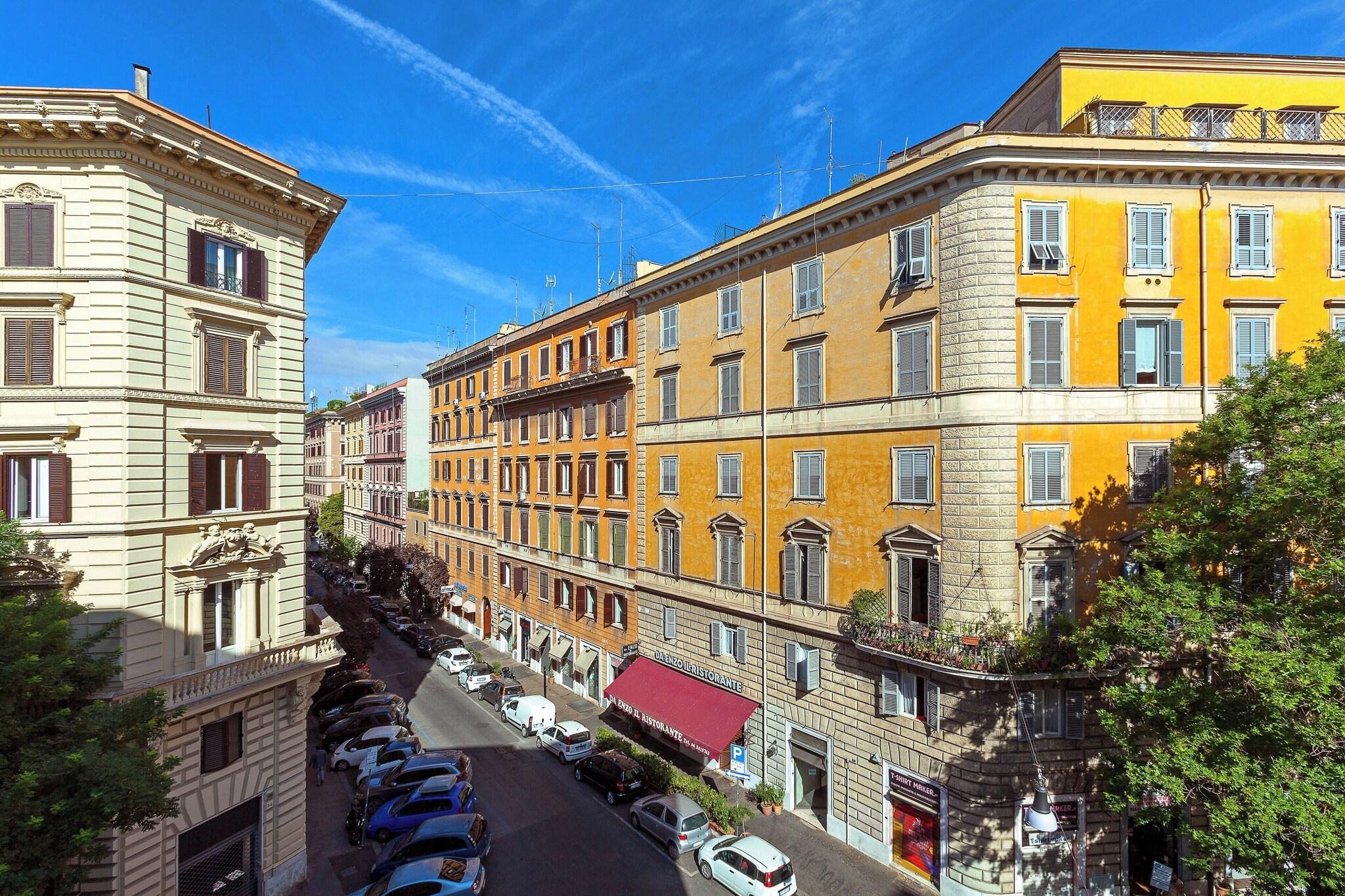 Triple Deluxe King Bed