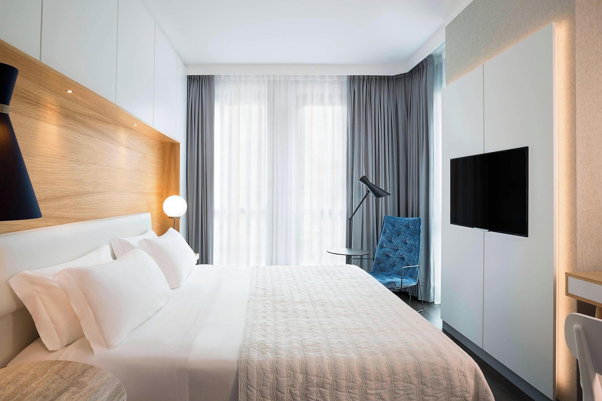 Junior Suite King Bed One Bedroom 