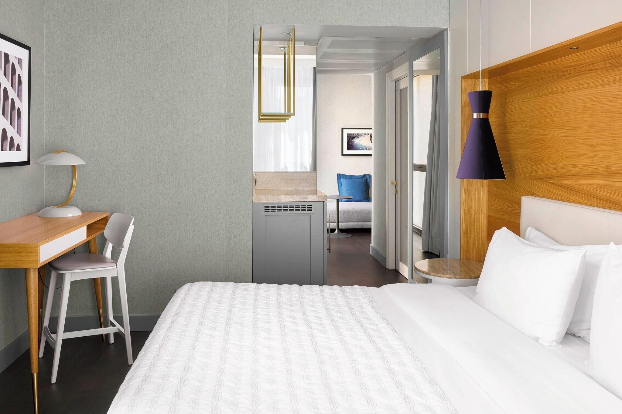 Junior Suite King Bed One Bedroom 