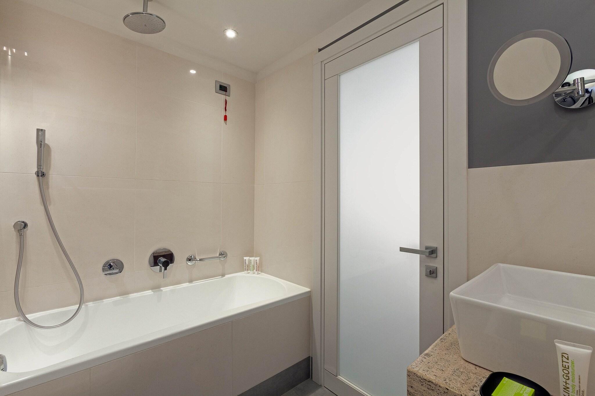 Double or Twin Superior King Bed