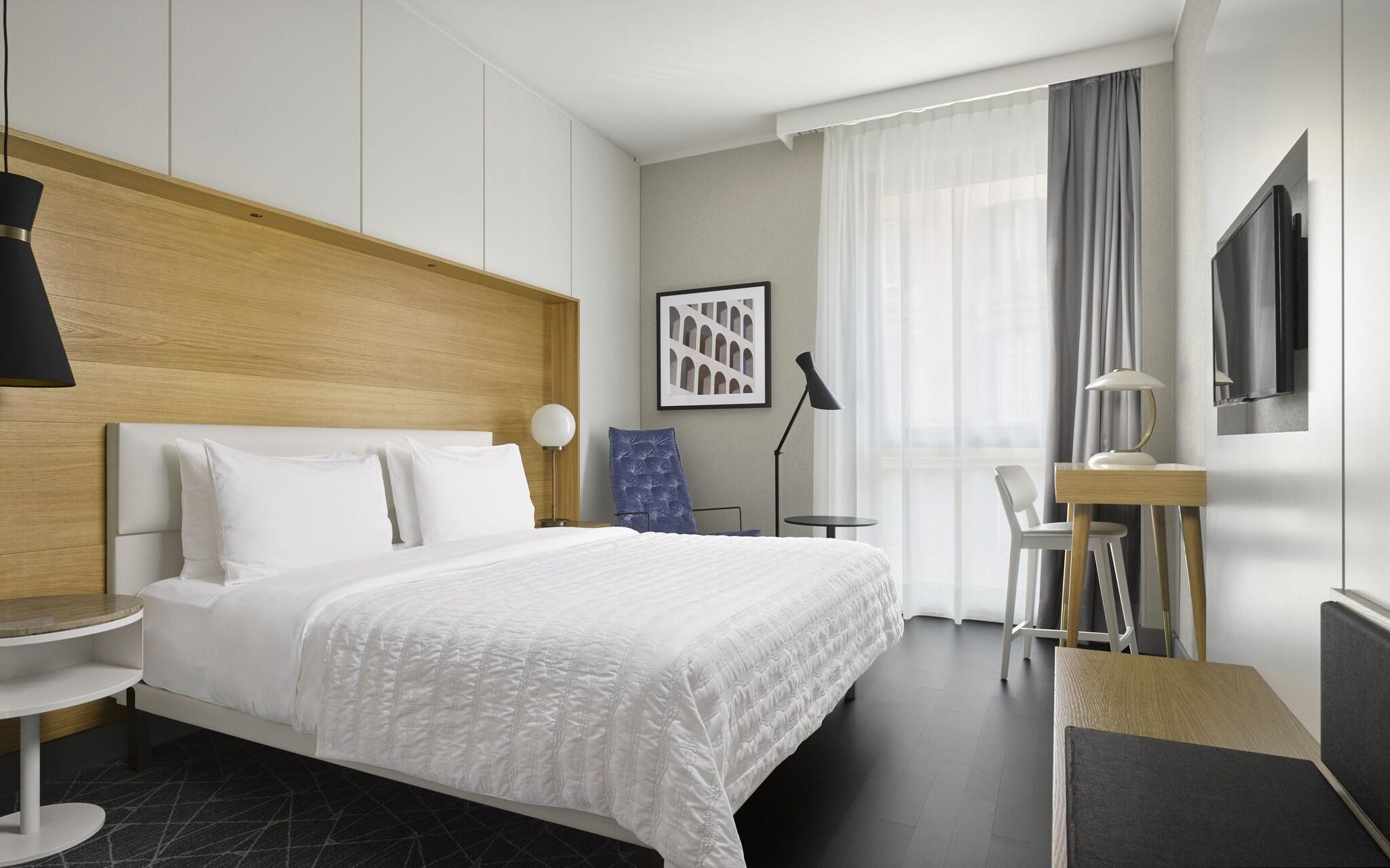 Double Deluxe King Bed