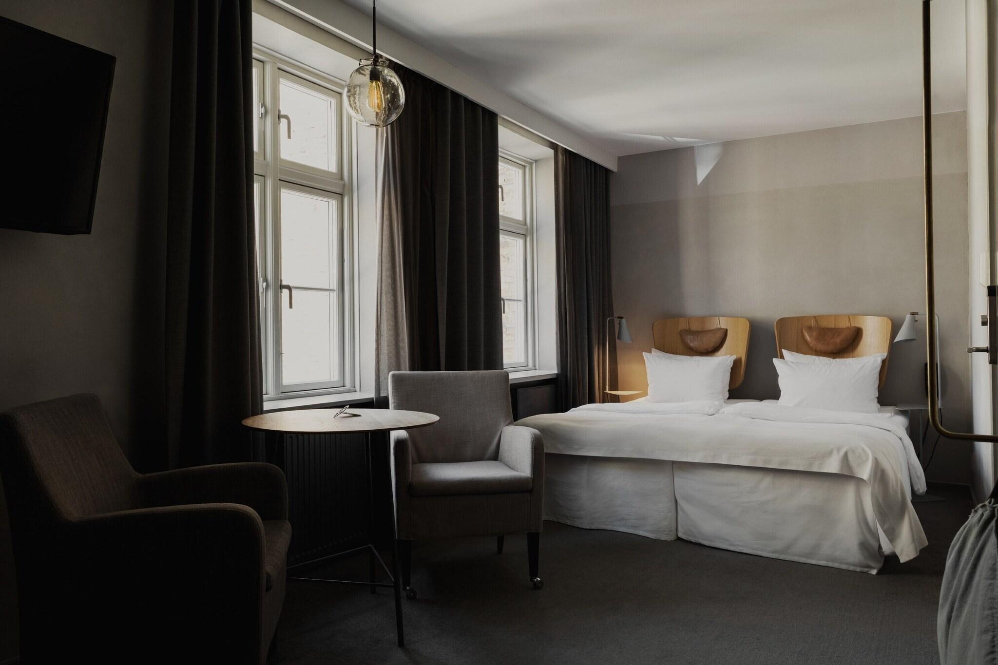 Junior Suite King Size Bed