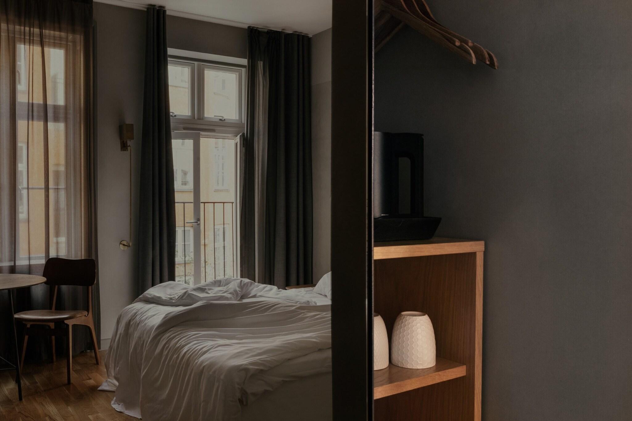 Double Superior King Bed