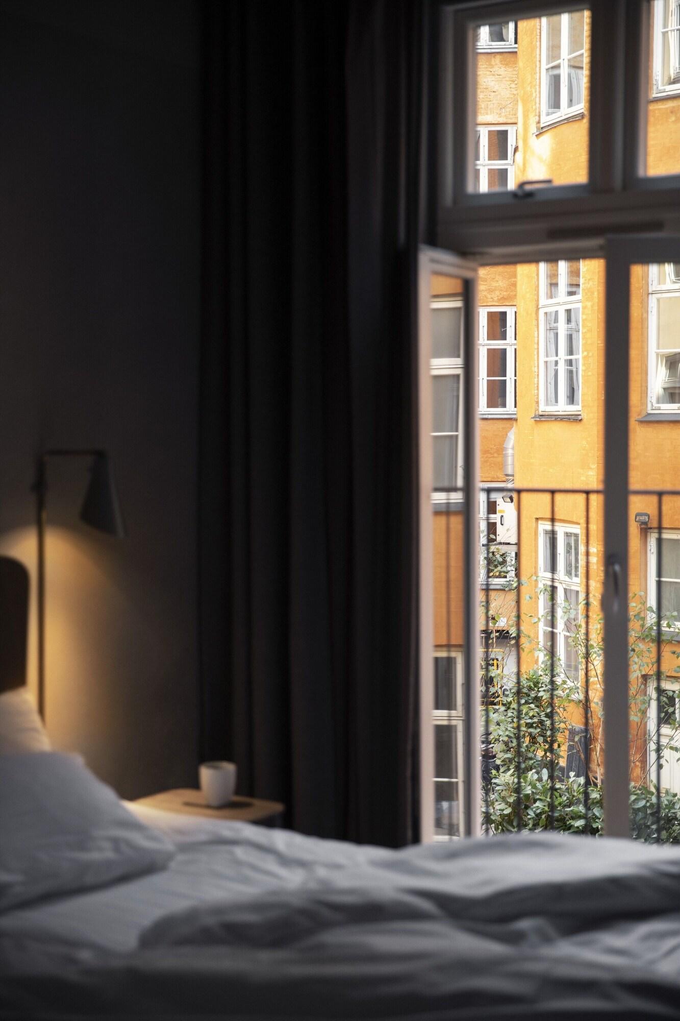 Double Superior King Bed