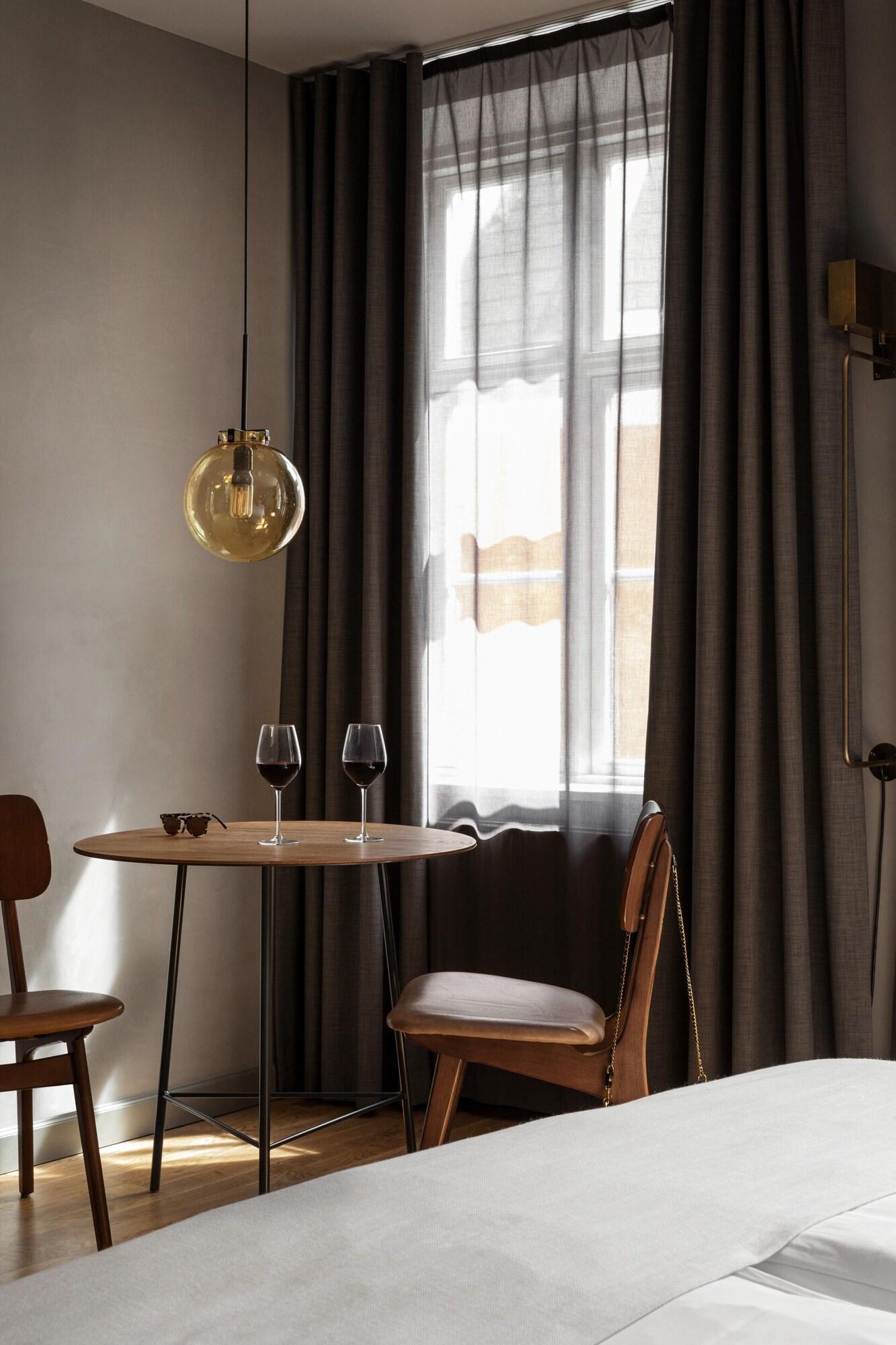 Double Superior King Bed