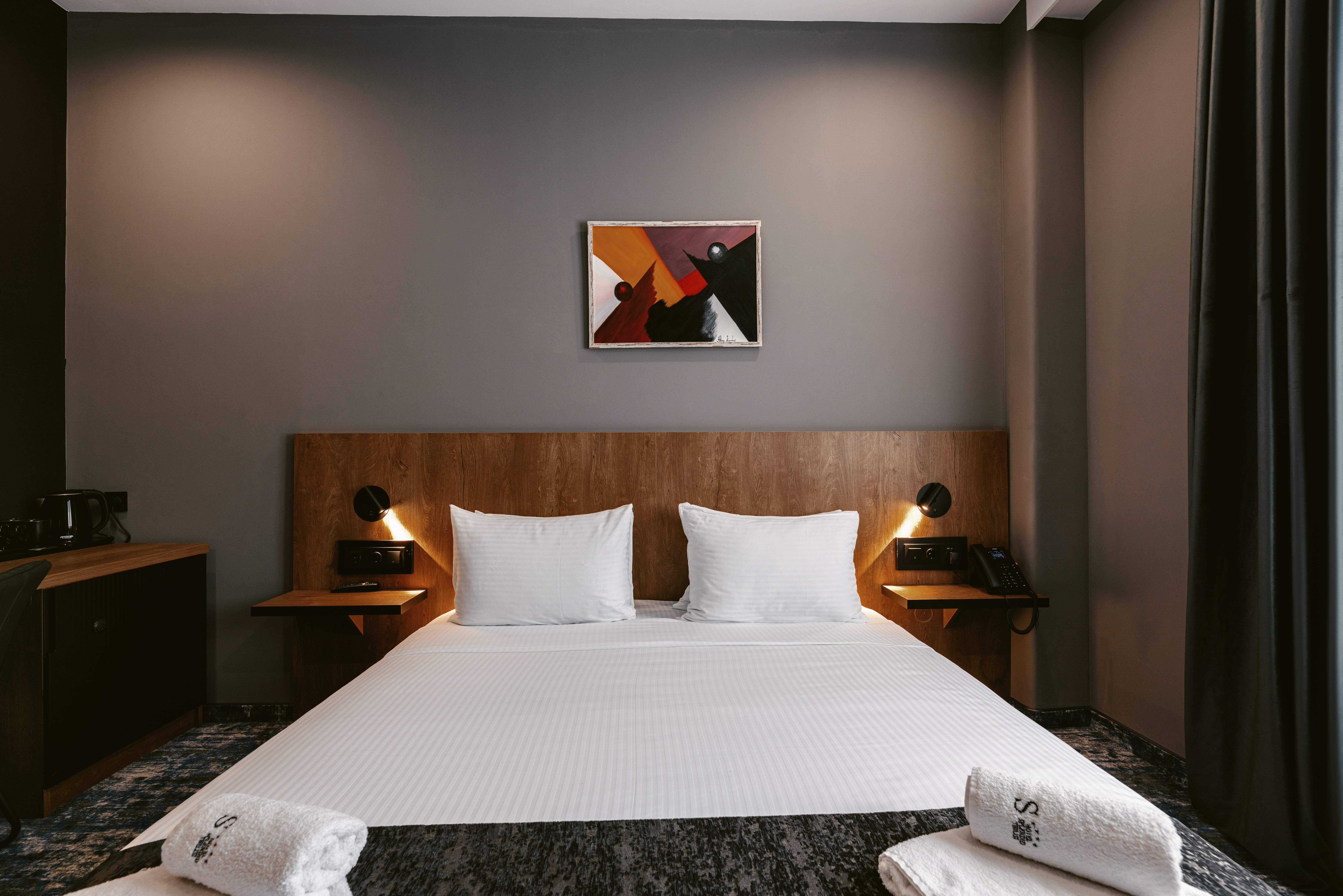 Double Queen Size Bed