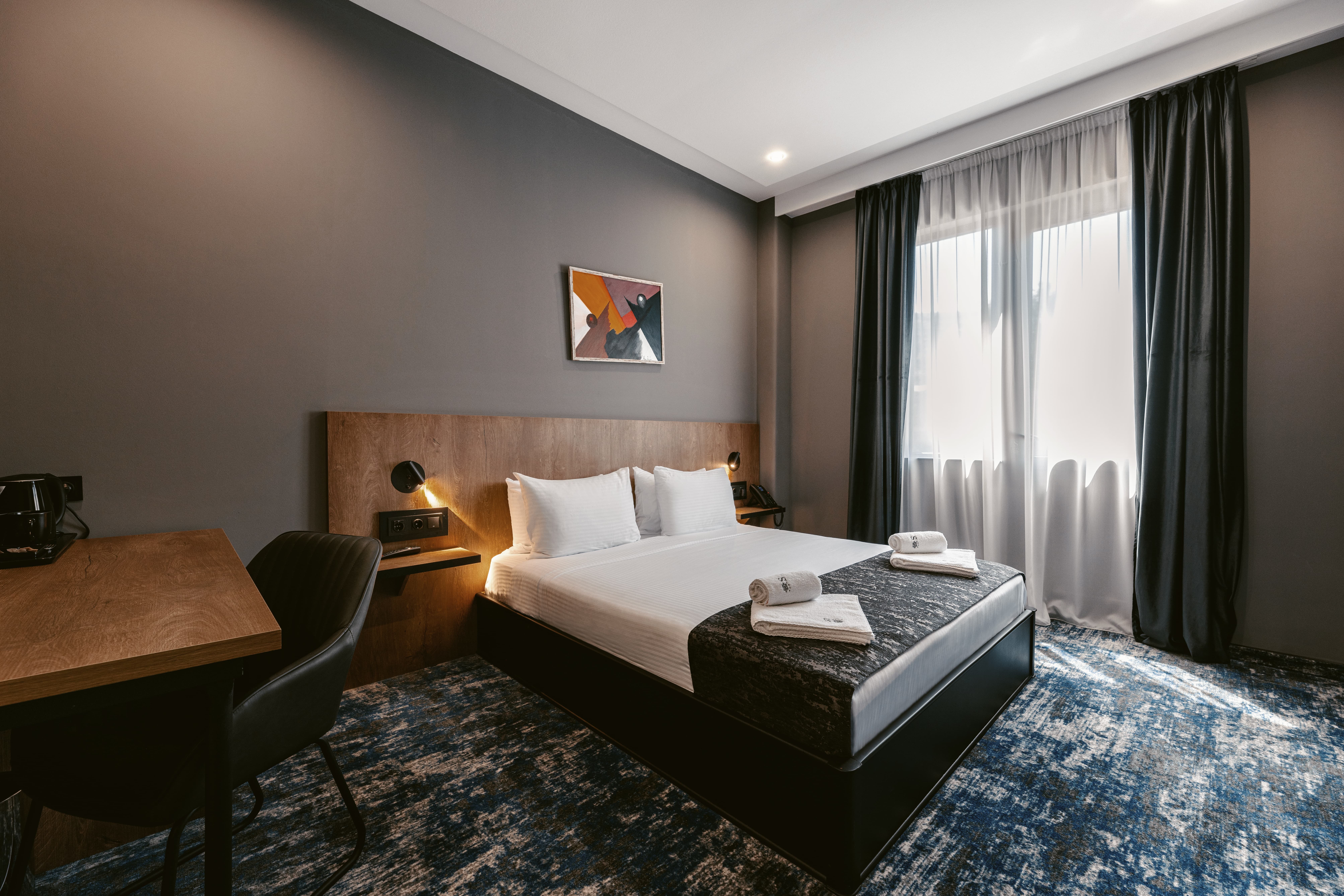 Double Queen Size Bed