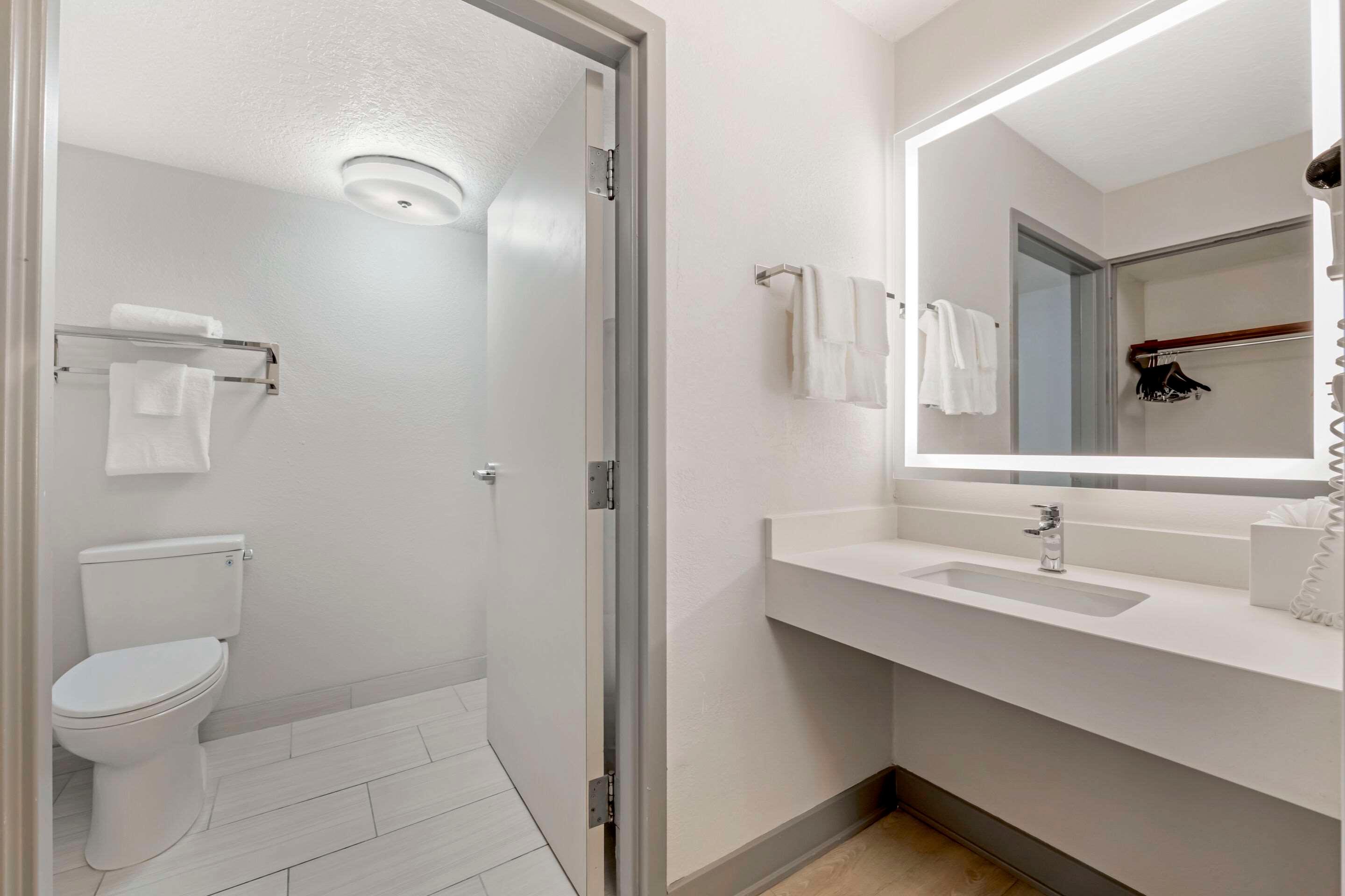 Double King Bed Non Smoking