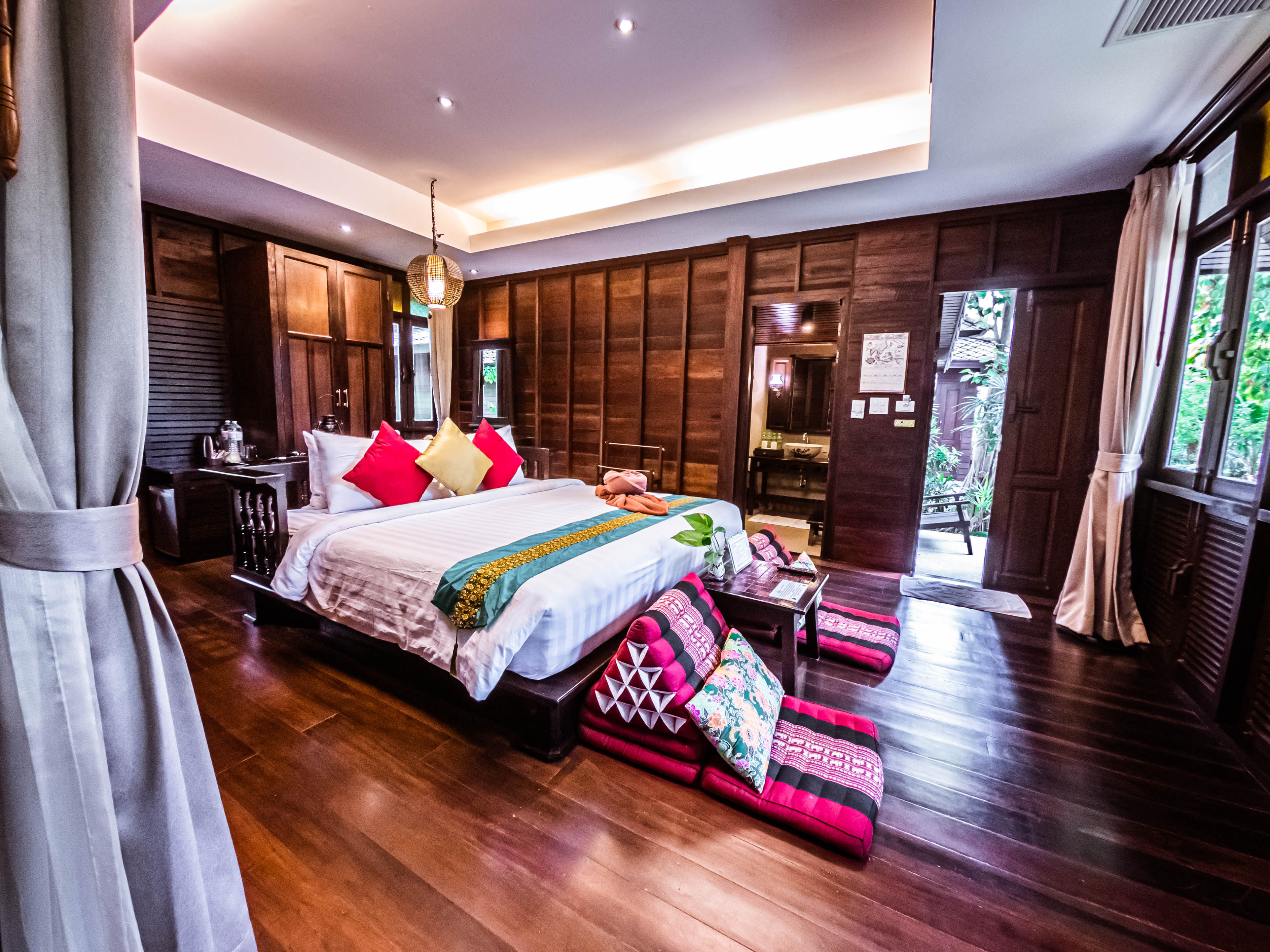 Bungalow Garden View