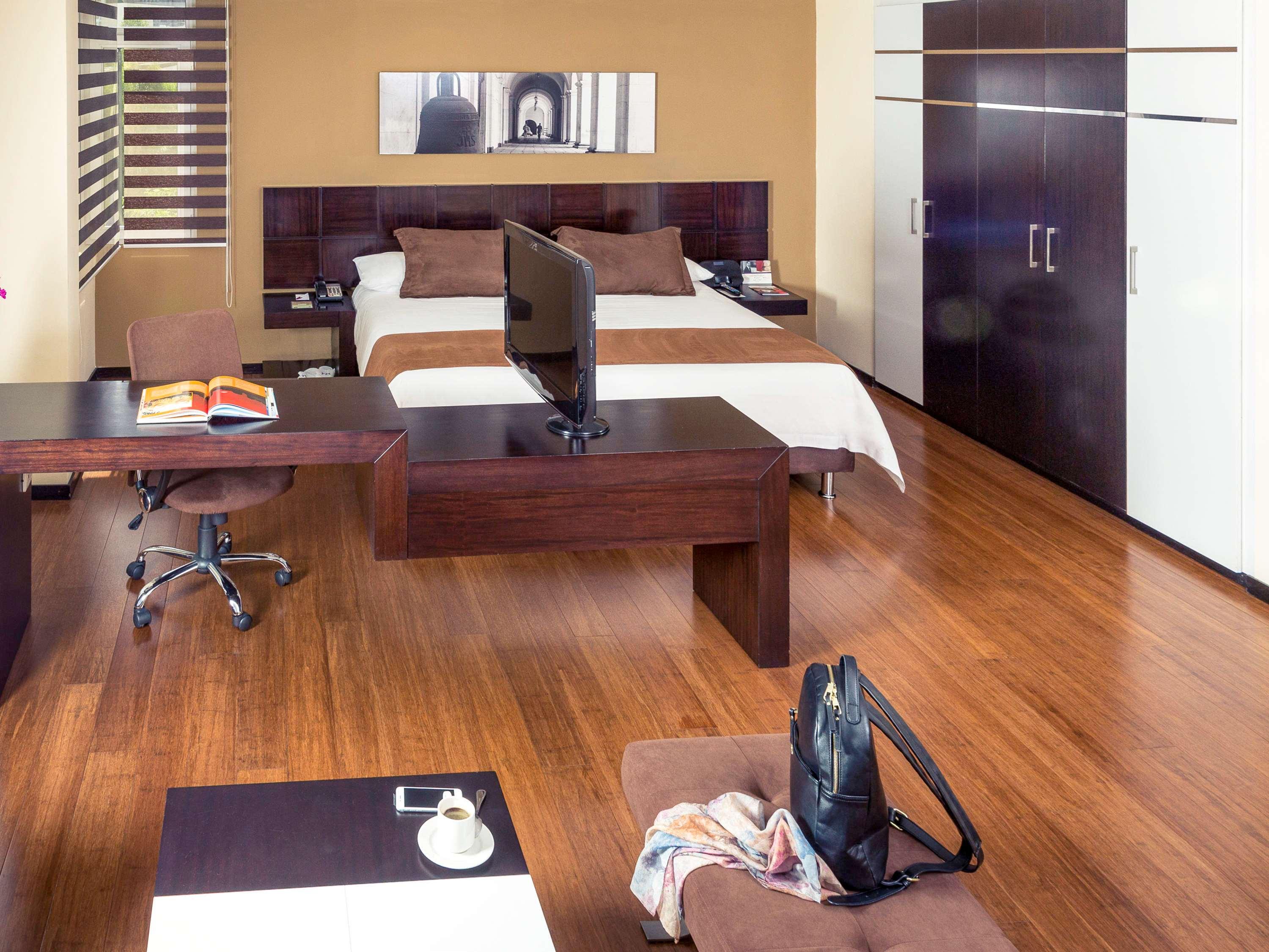 Suite Deluxe King Bed