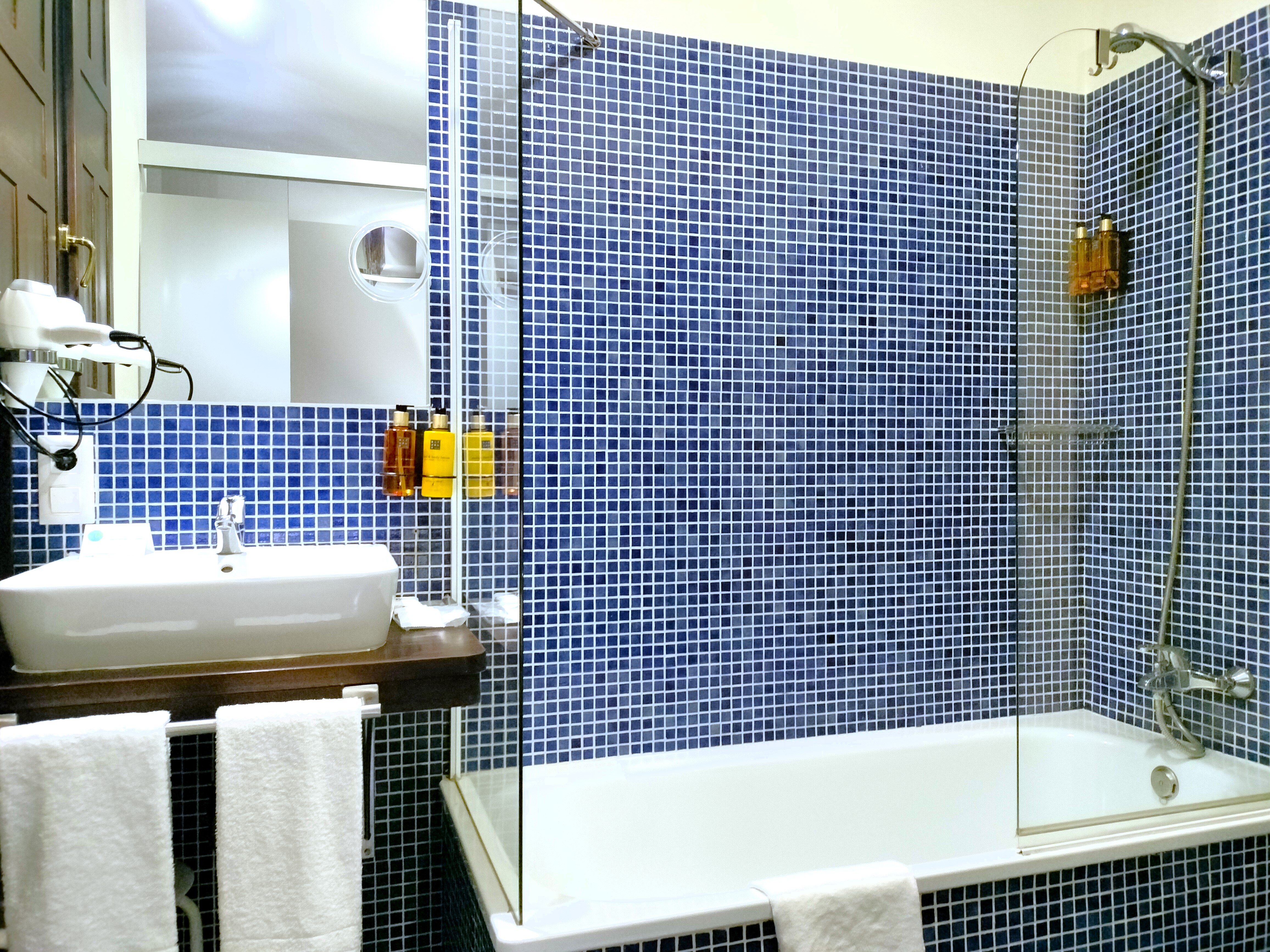 Double or Twin Standard