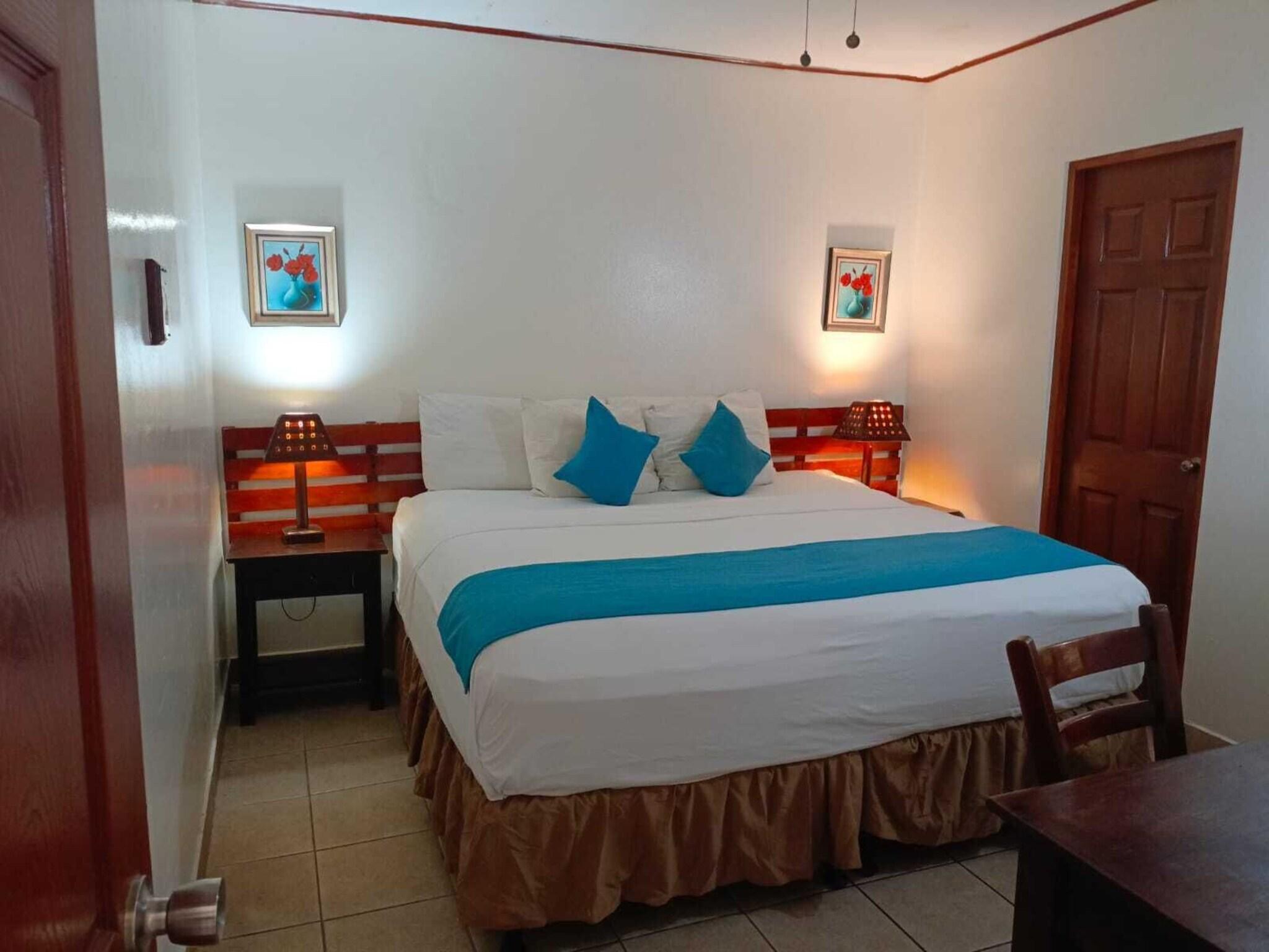 Double Pool View King Bed