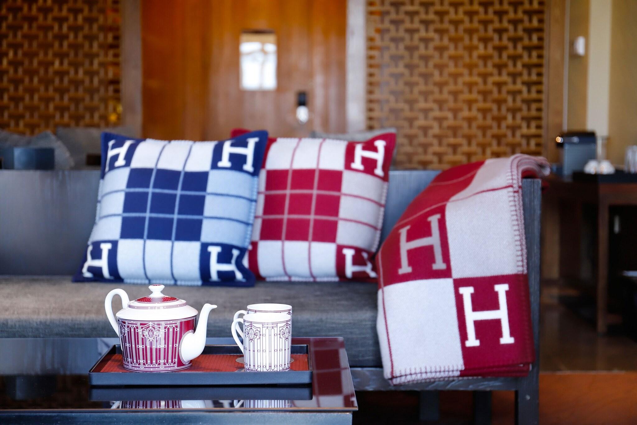 Suite Deluxe King Bed