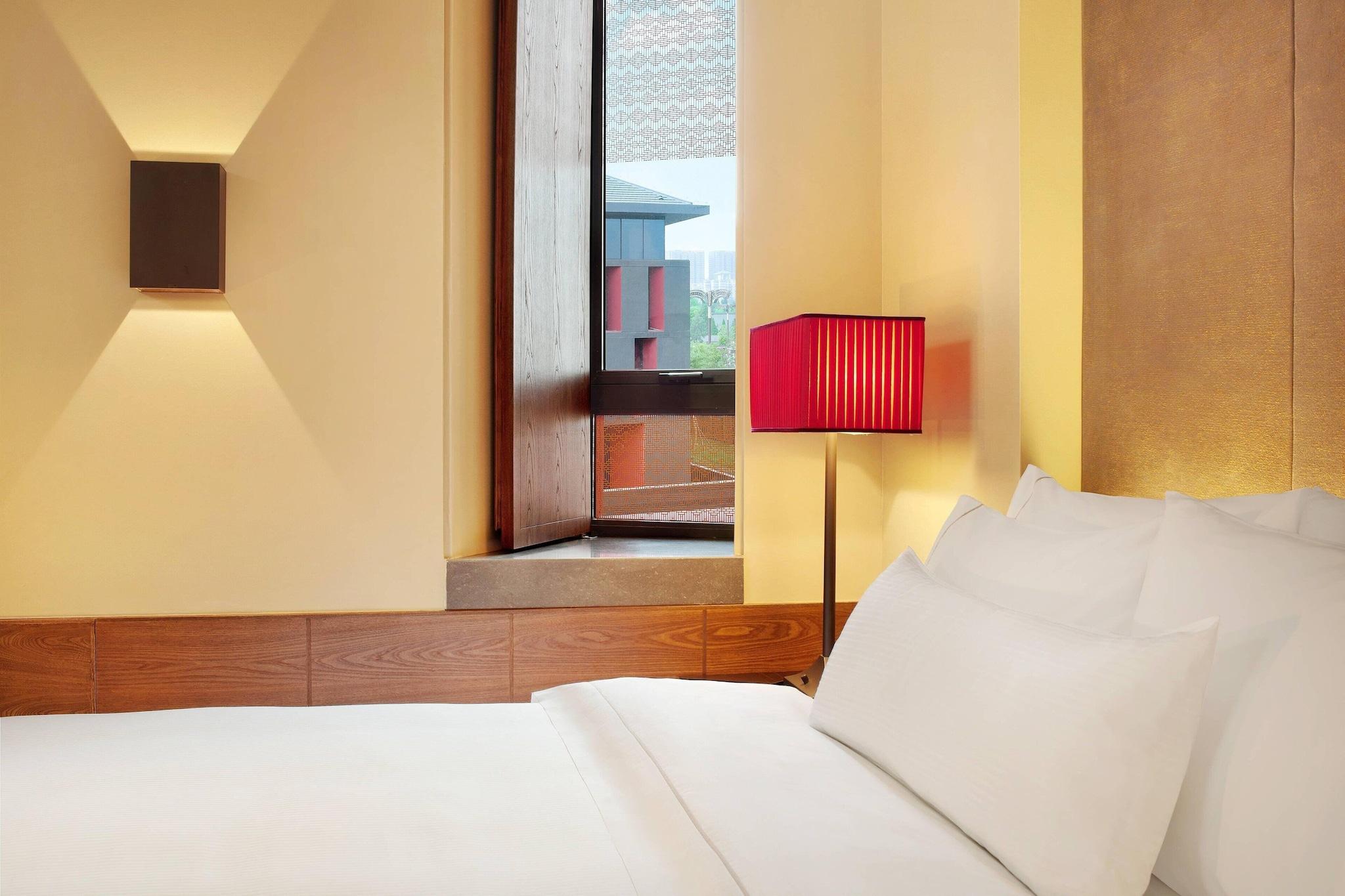 Junior Suite King Bed One Bedroom 