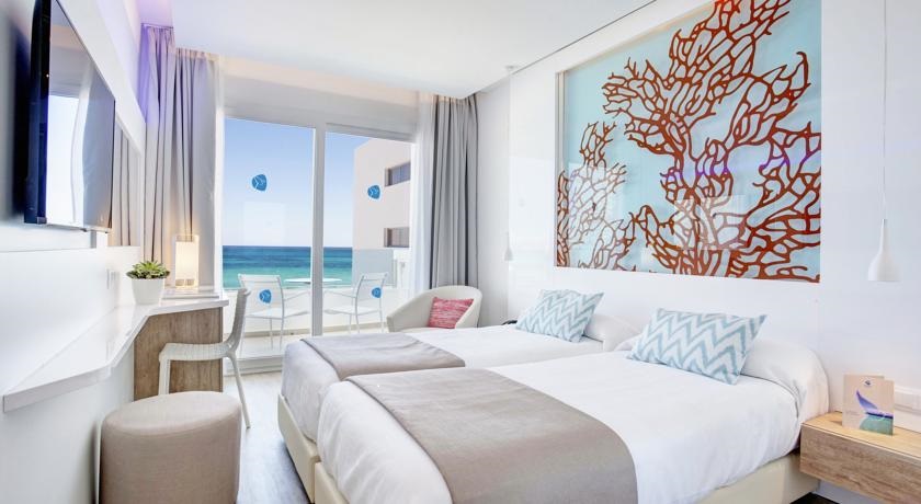 Double or Twin Side Sea View